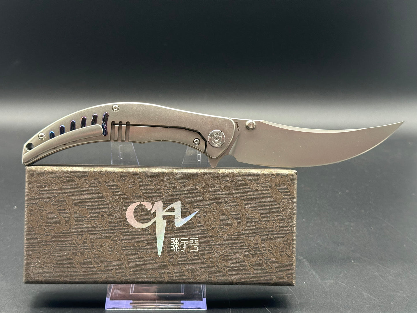 CH KNIVES SULTAN FOLDING KNIFE GREY TITANIUM HANDLE S35VN PLAIN EDGE