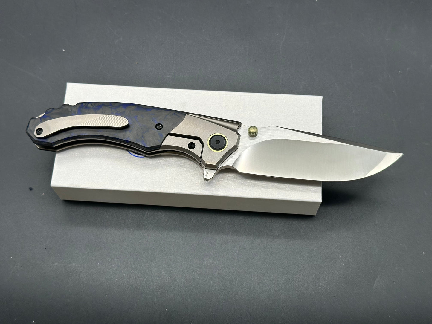 MIGURON CENTURION FOLDING KNIFE TITANIUM/BLUE CARBON FIBER HANDLE M390