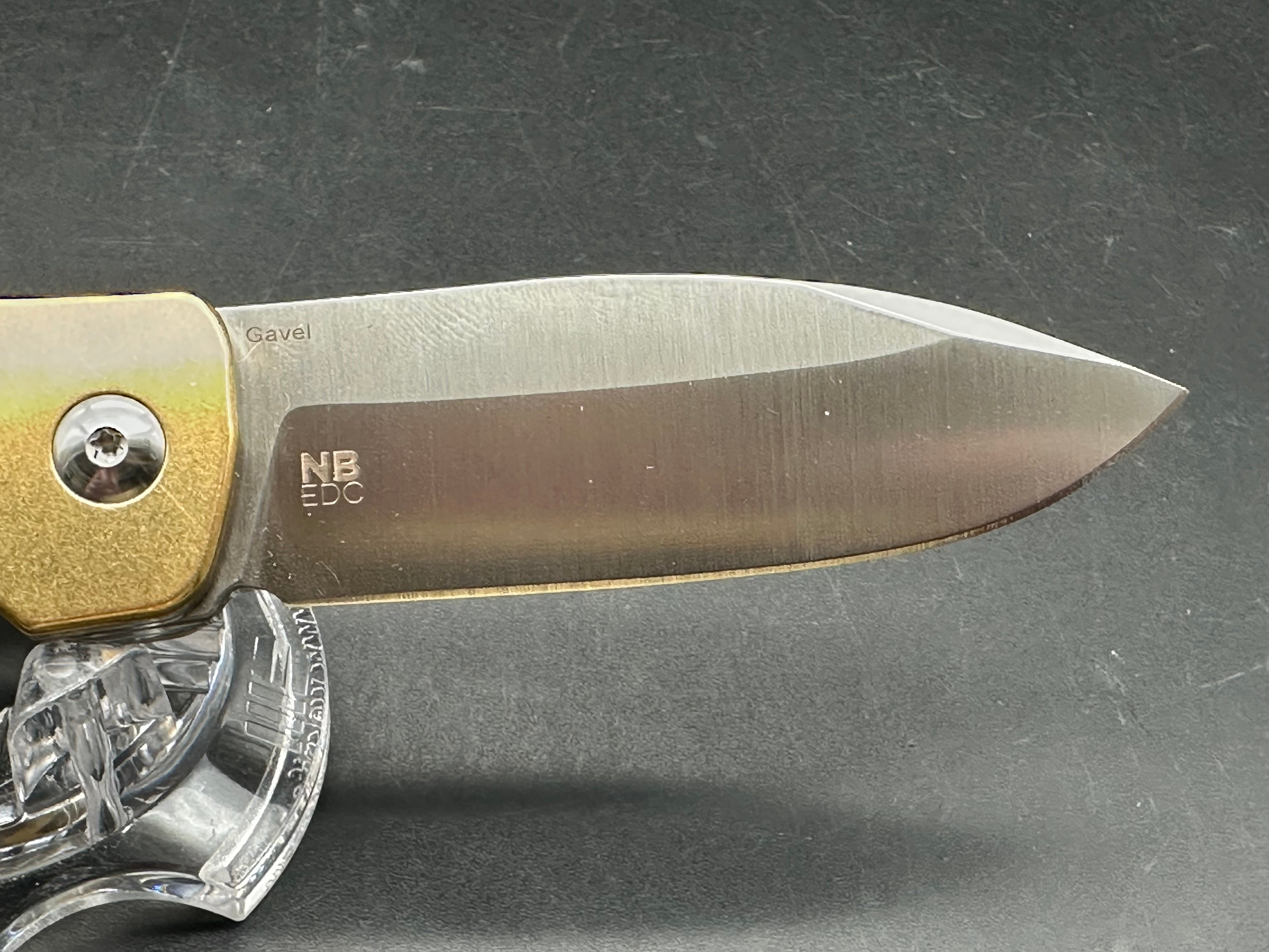 Kizer Gavel Micarta/Brass 154CM