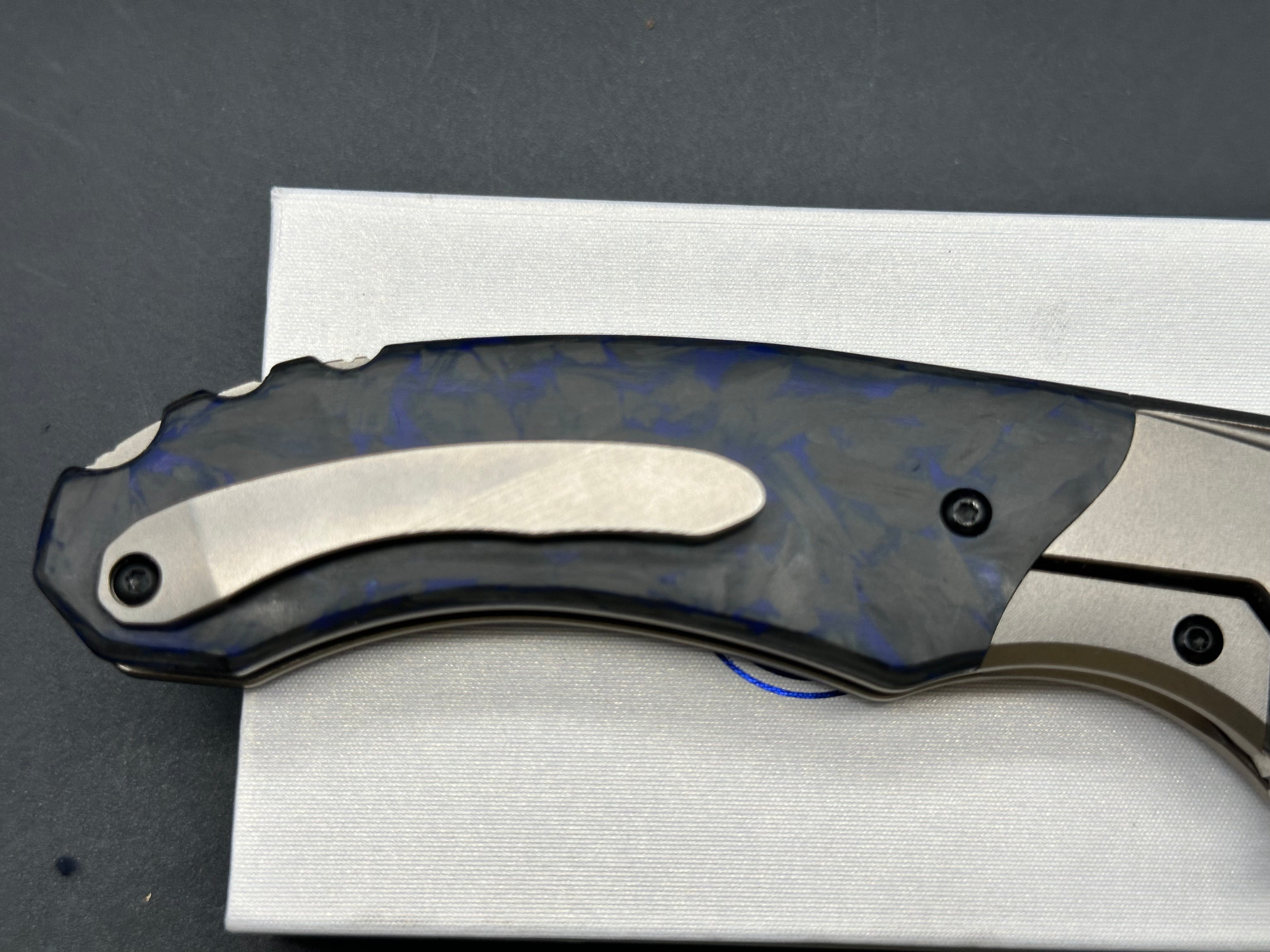 MIGURON CENTURION FOLDING KNIFE TITANIUM/BLUE CARBON FIBER HANDLE M390