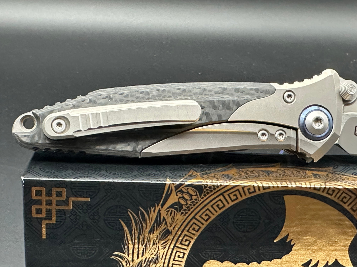 Microtech Socom Bravo titanium/CF clip point