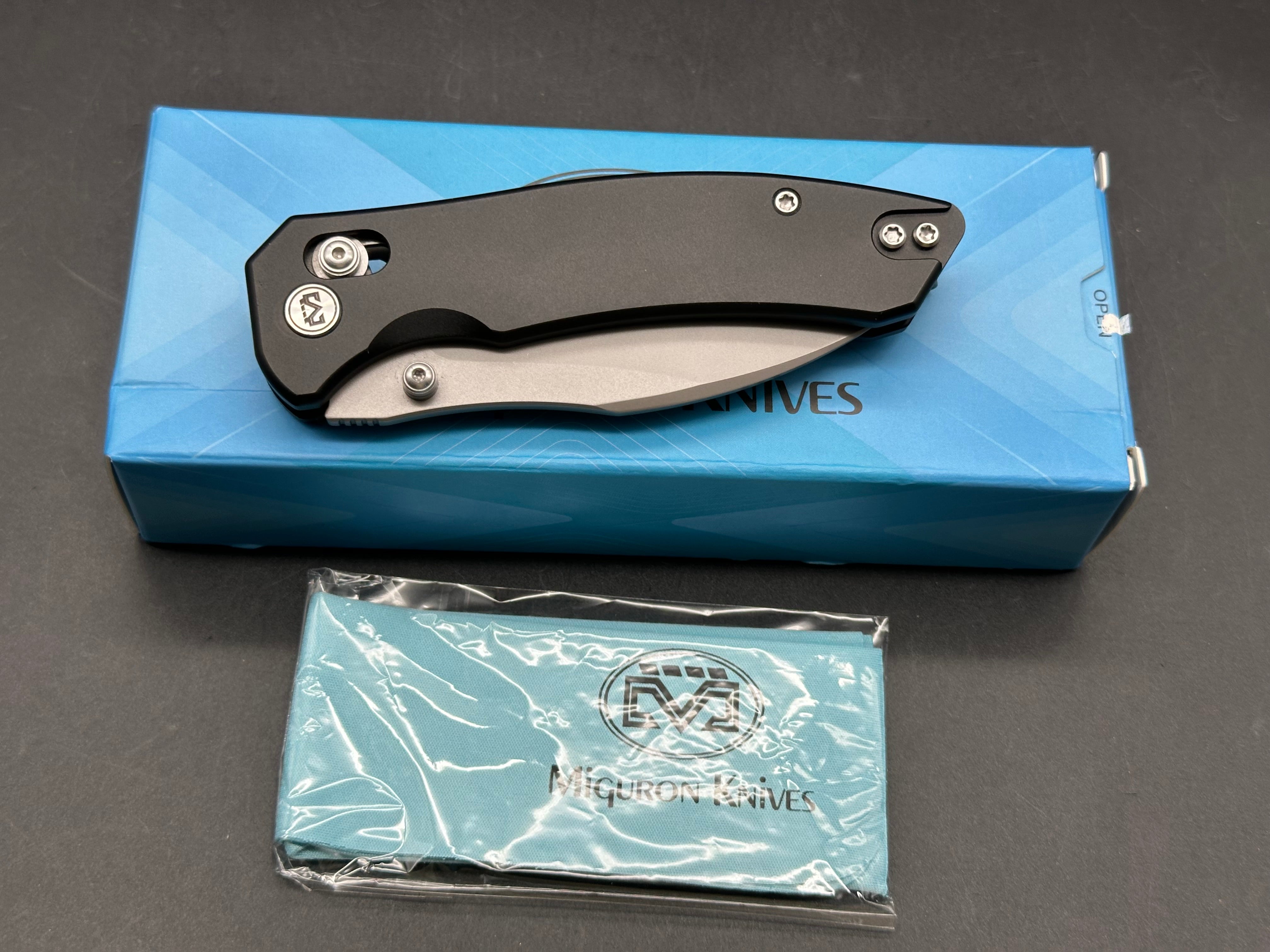 Miguron Norsa 2.99" D2 Sandblasted Blade with Black Aluminum Scales
