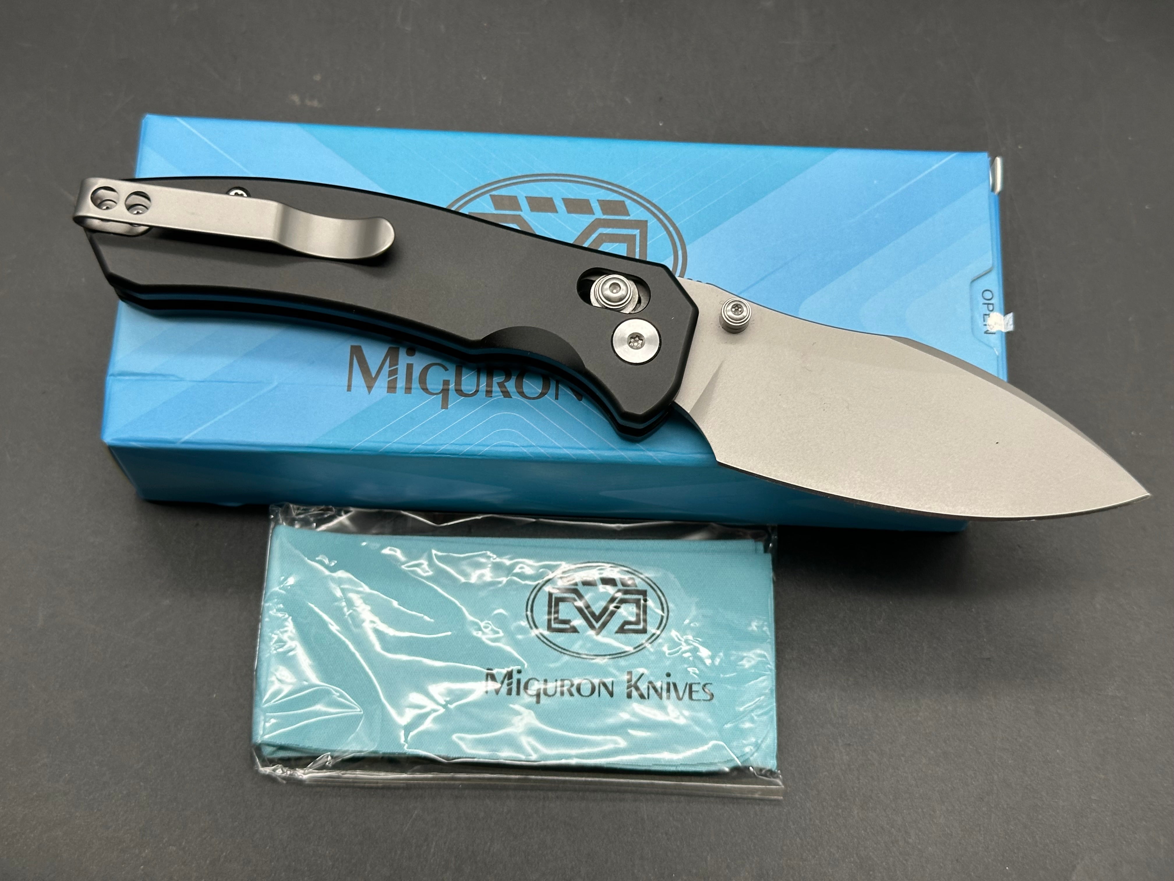 Miguron Norsa 2.99" D2 Sandblasted Blade with Black Aluminum Scales