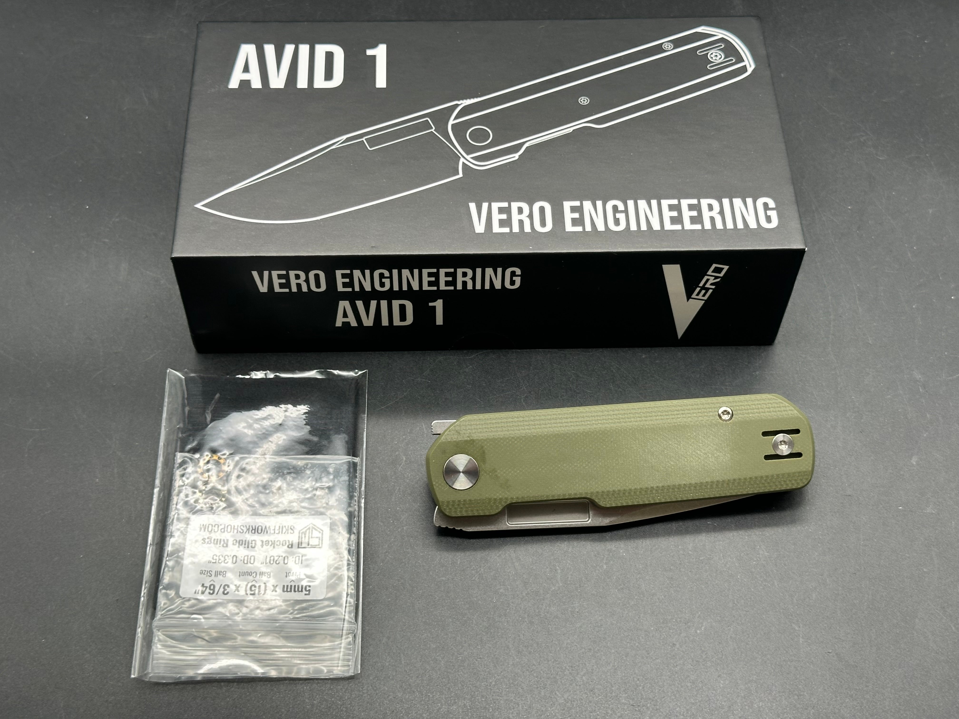 Vero Engineering Avid 1 - DLT Exclusive #503 3.25" CPM S45VN Stonewash Blade with OD Green G10 Scales