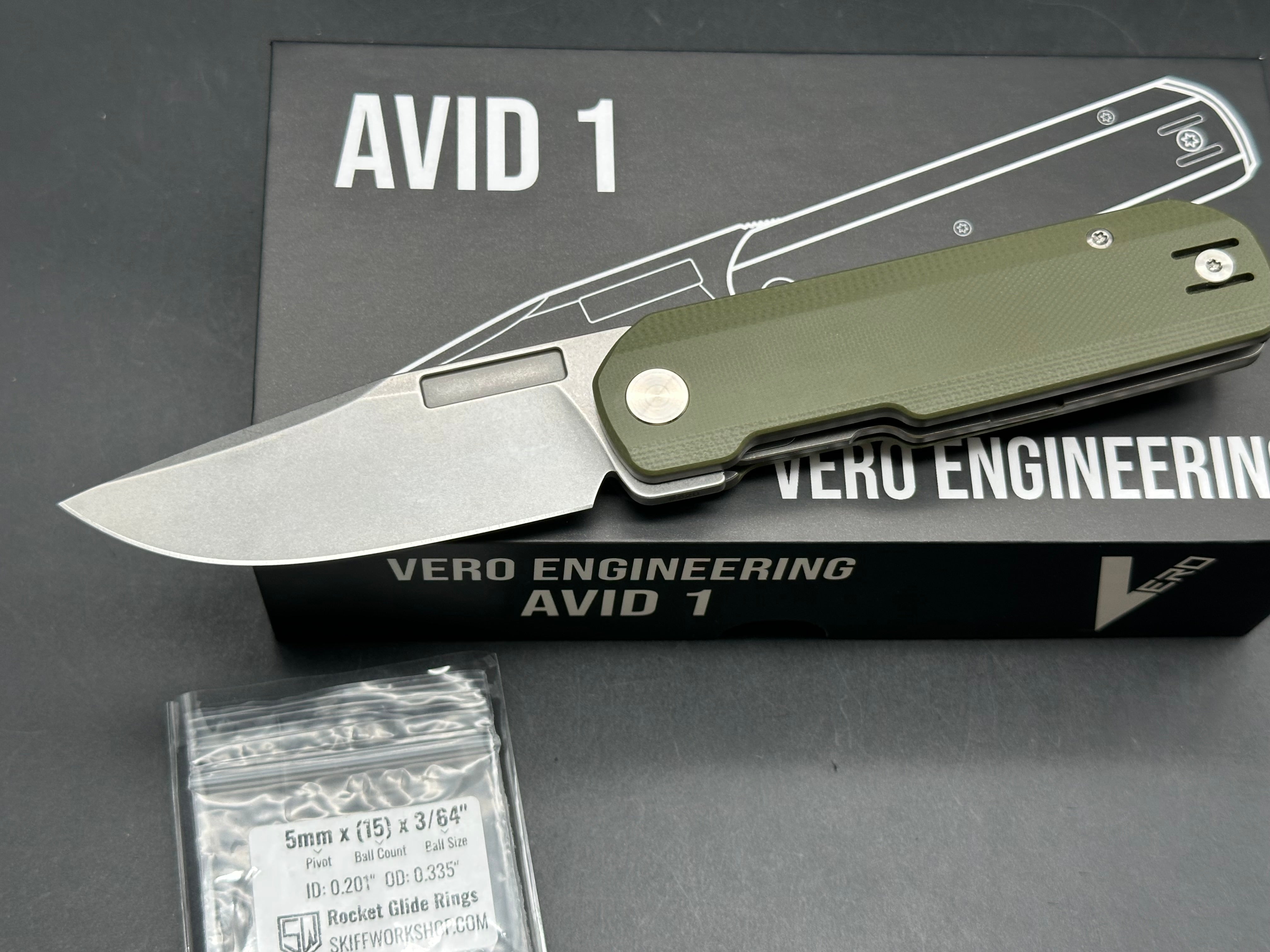 Vero Engineering Avid 1 - DLT Exclusive #520 3.25" CPM S45VN Stonewash Blade with OD Green G10 Scales