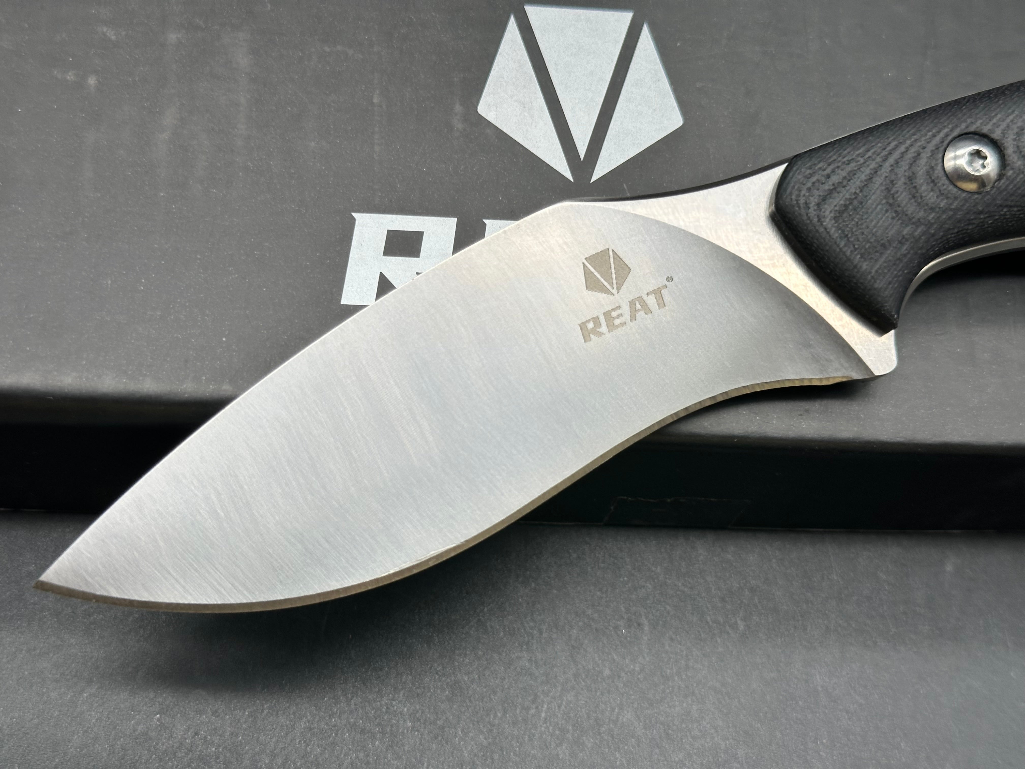 Reat Fixed Blade D2