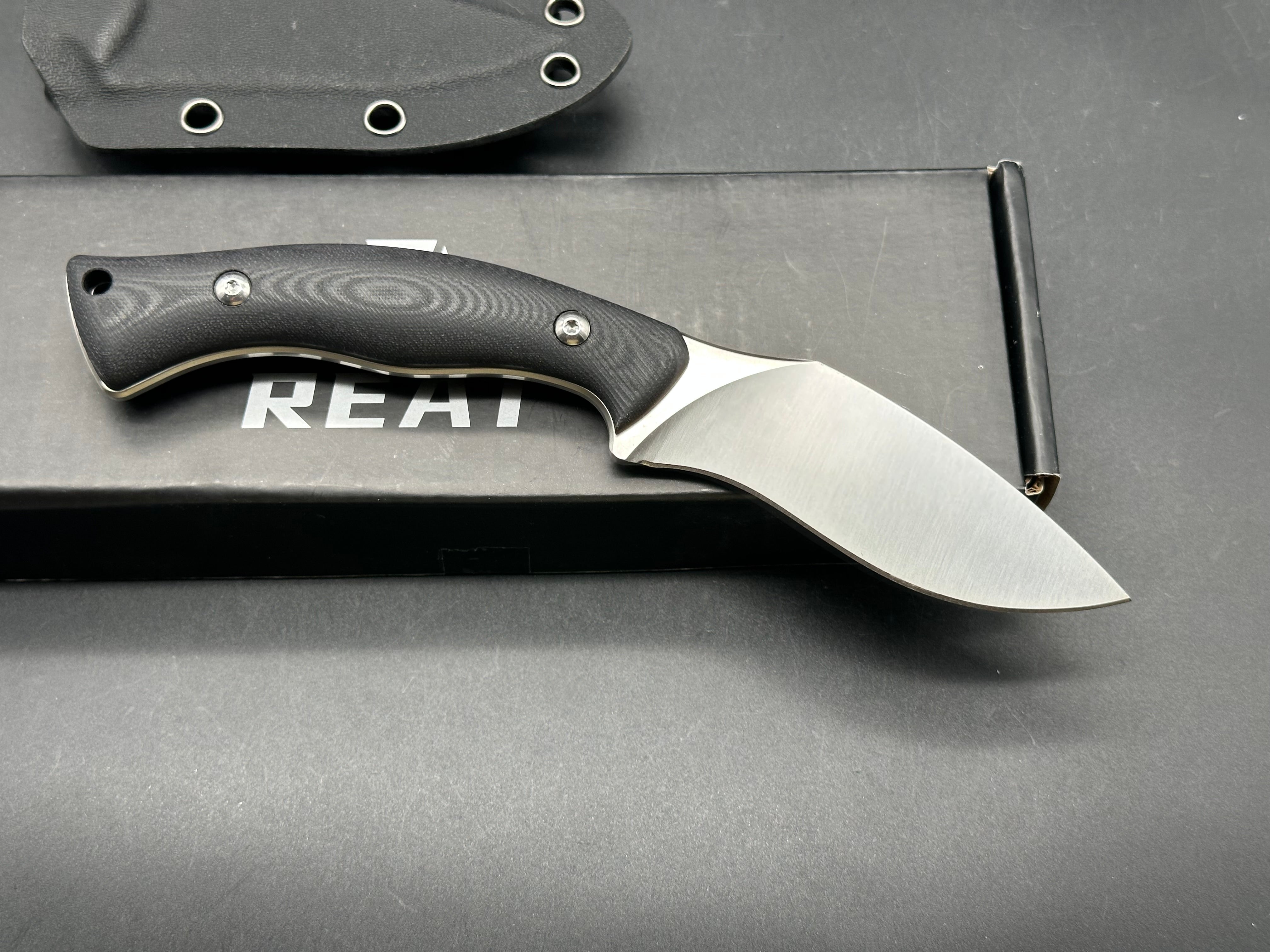 Reat Fixed Blade D2