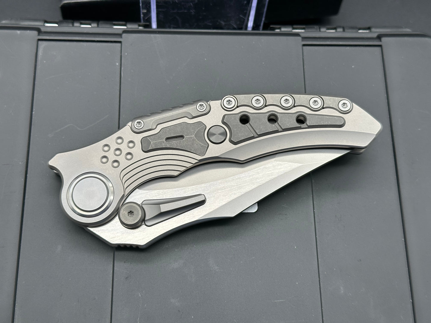 MAXACE TITANIS II (Hydra) TITANIUM HANDLE MAGNACUT STEEL