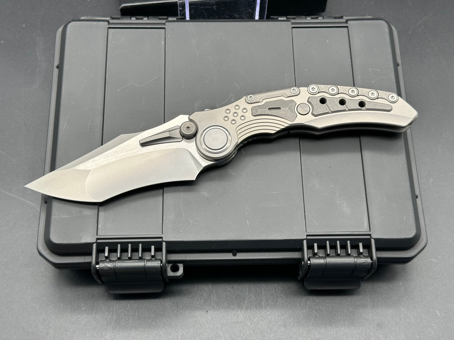 MAXACE TITANIS II (Hydra) TITANIUM HANDLE MAGNACUT STEEL