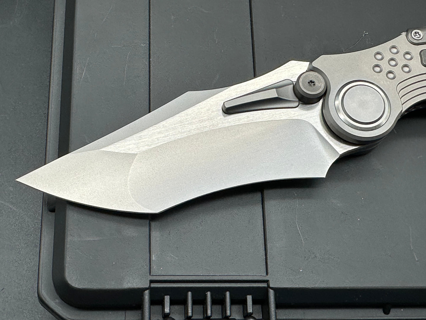 MAXACE TITANIS II (Hydra) TITANIUM HANDLE MAGNACUT STEEL