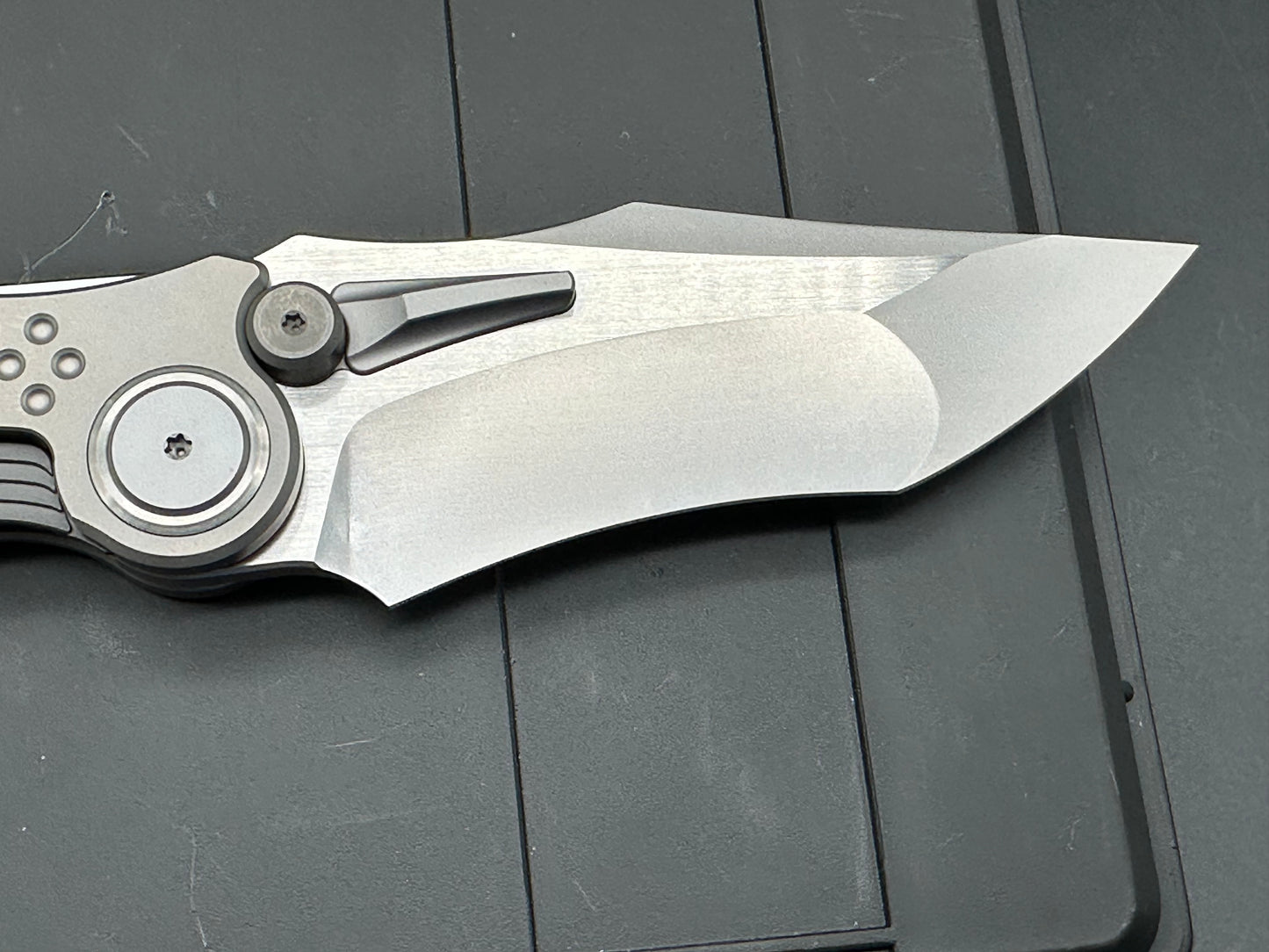 MAXACE TITANIS II (Hydra) TITANIUM HANDLE MAGNACUT STEEL