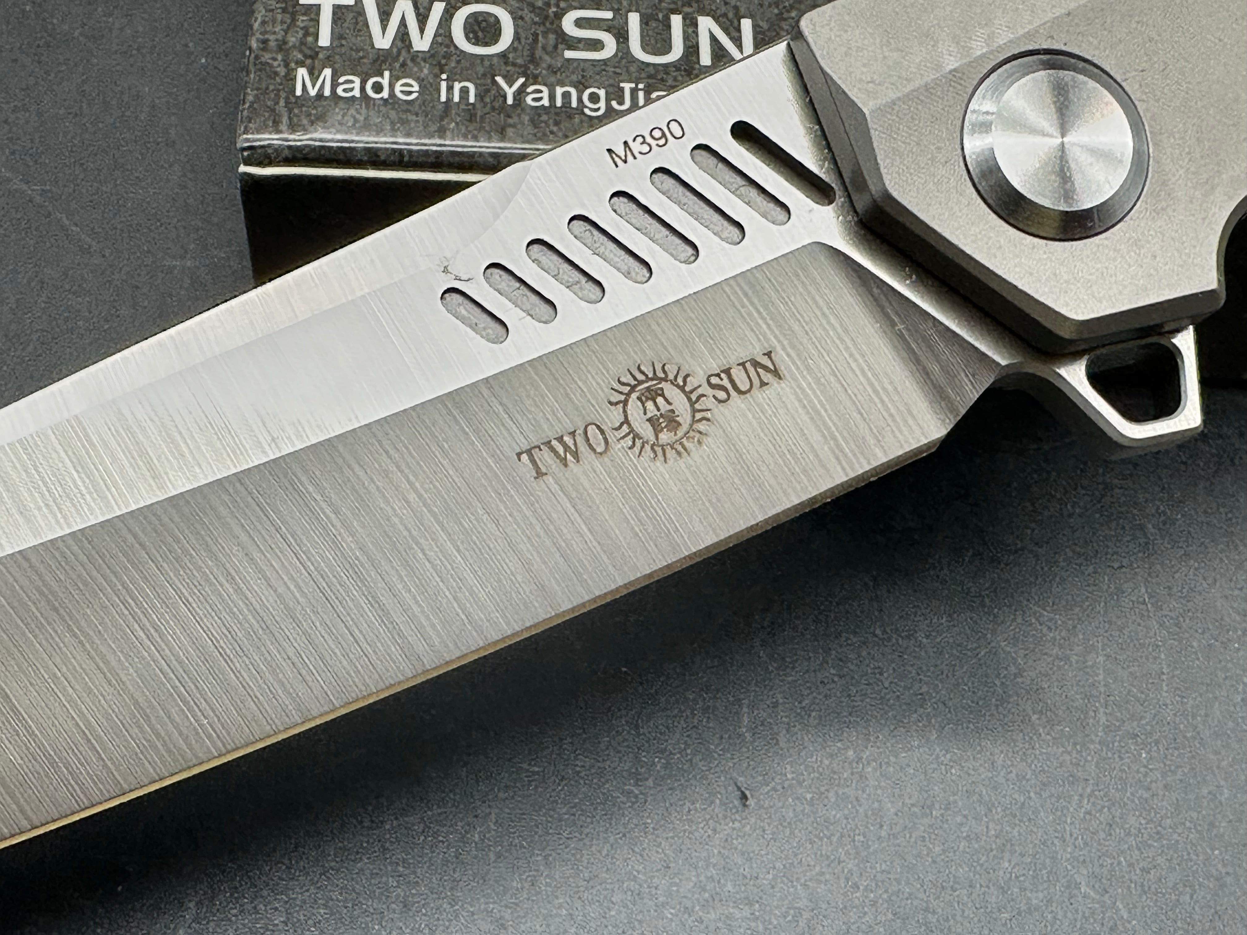 TWOSUN TS88-M390 “Tenon and Mortise” GRAY TITANIUM ALLOY HANDLE PLAIN M390 BLADE