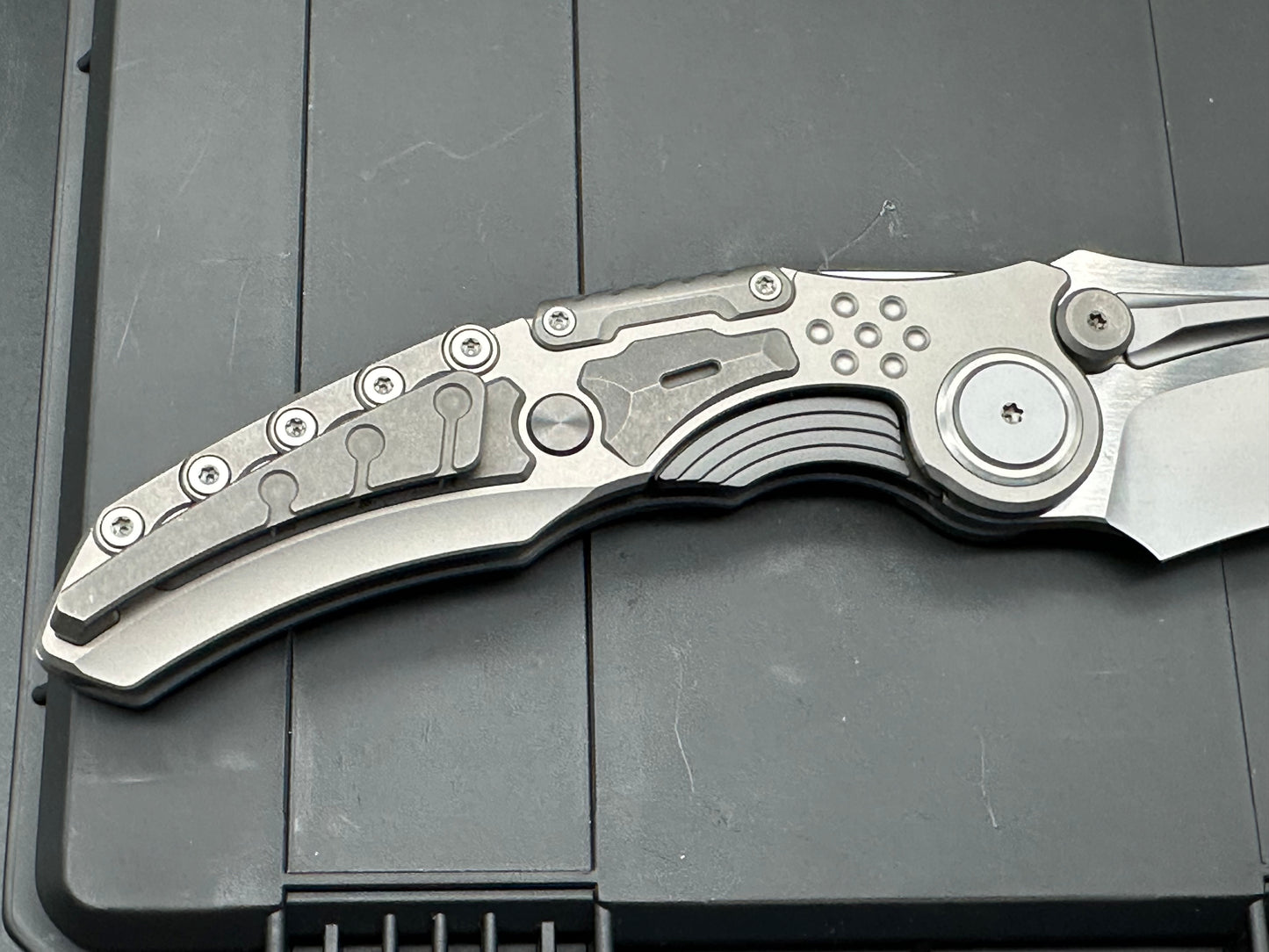 MAXACE TITANIS II (Hydra) TITANIUM HANDLE MAGNACUT STEEL