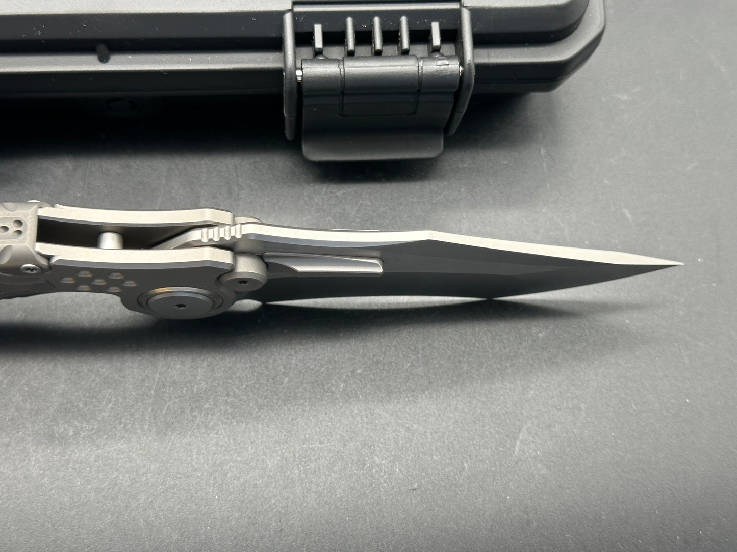 MAXACE TITANIS II (Hydra) TITANIUM HANDLE MAGNACUT STEEL