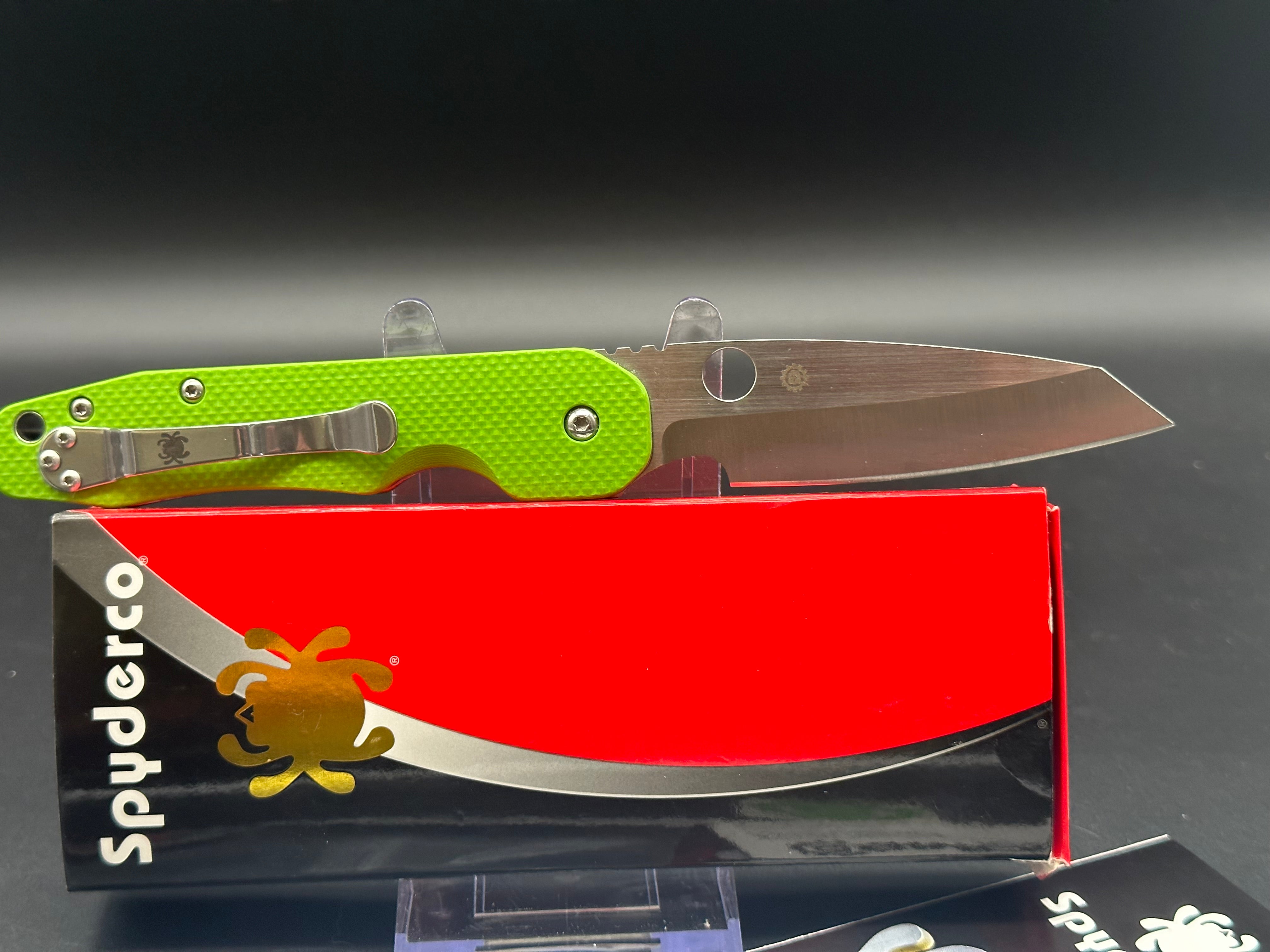 Spyderco SMOCK C240CFP Green scales also comes with cf scales