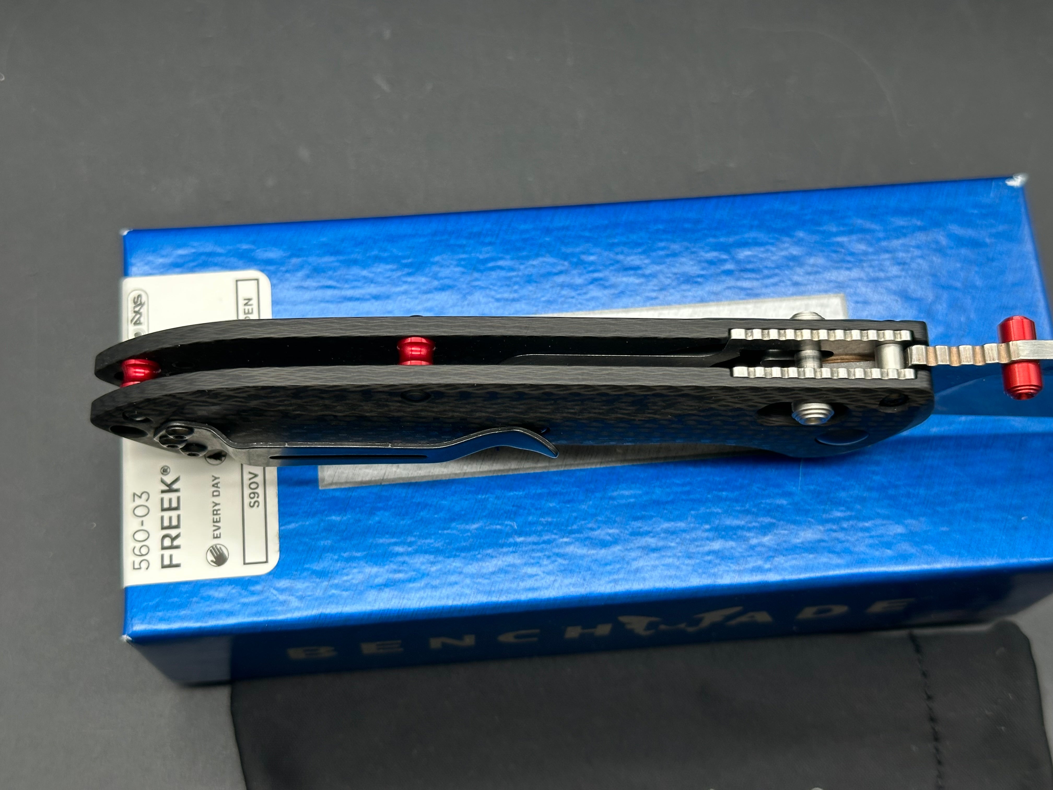 Benchmade Freek 560-03 AXIS Lock Folding Knife Carbon Fiber Black (3.6" Satin)