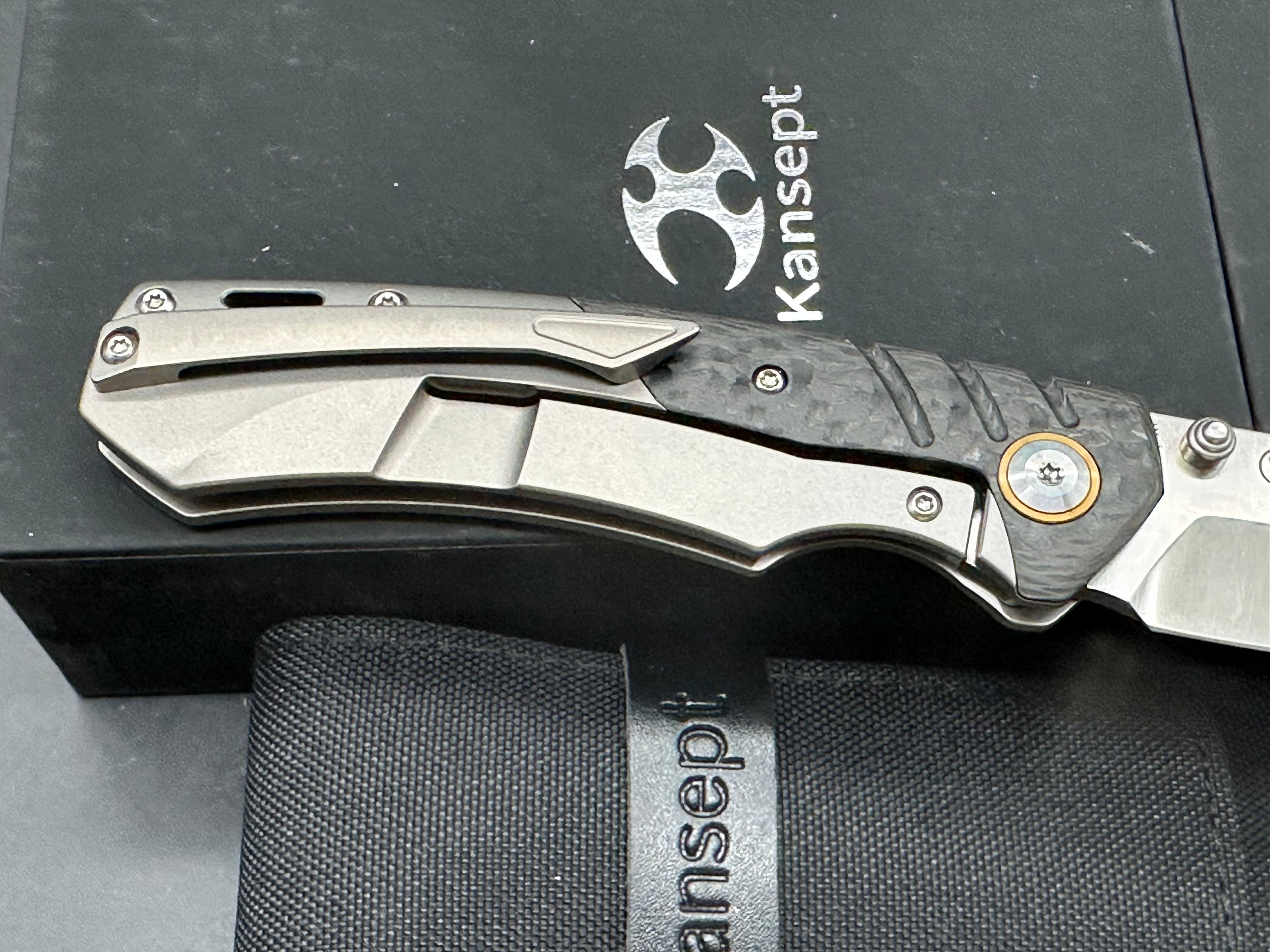 KANSEPT WEIM THUMB STUDS FOLDING KNIFE TWILL CARBON FIBER+TITANIUM HANDLE CPM S35VN BLADE