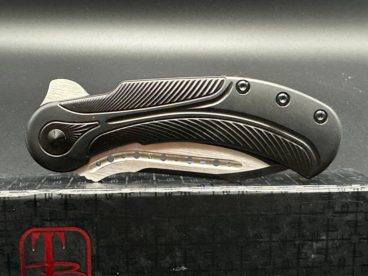 Todd Begg Field Steelcraft Marshall all black / silver two toned blade