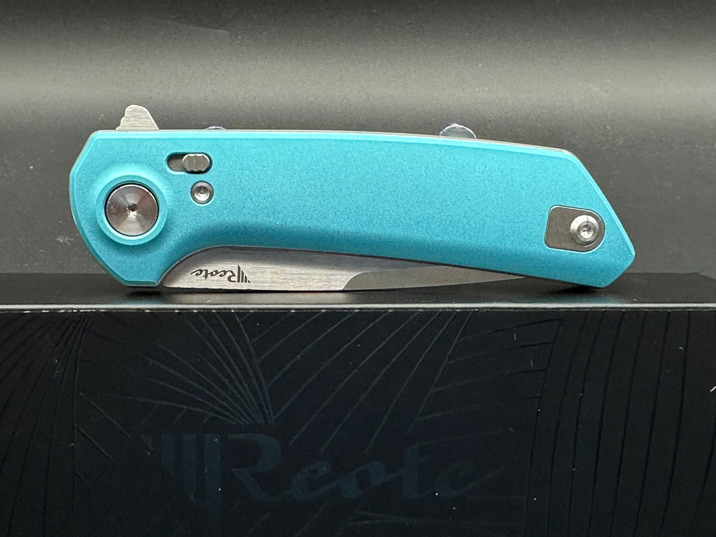 Reate PL-XF blue aluminum handle w/Nitro V blade