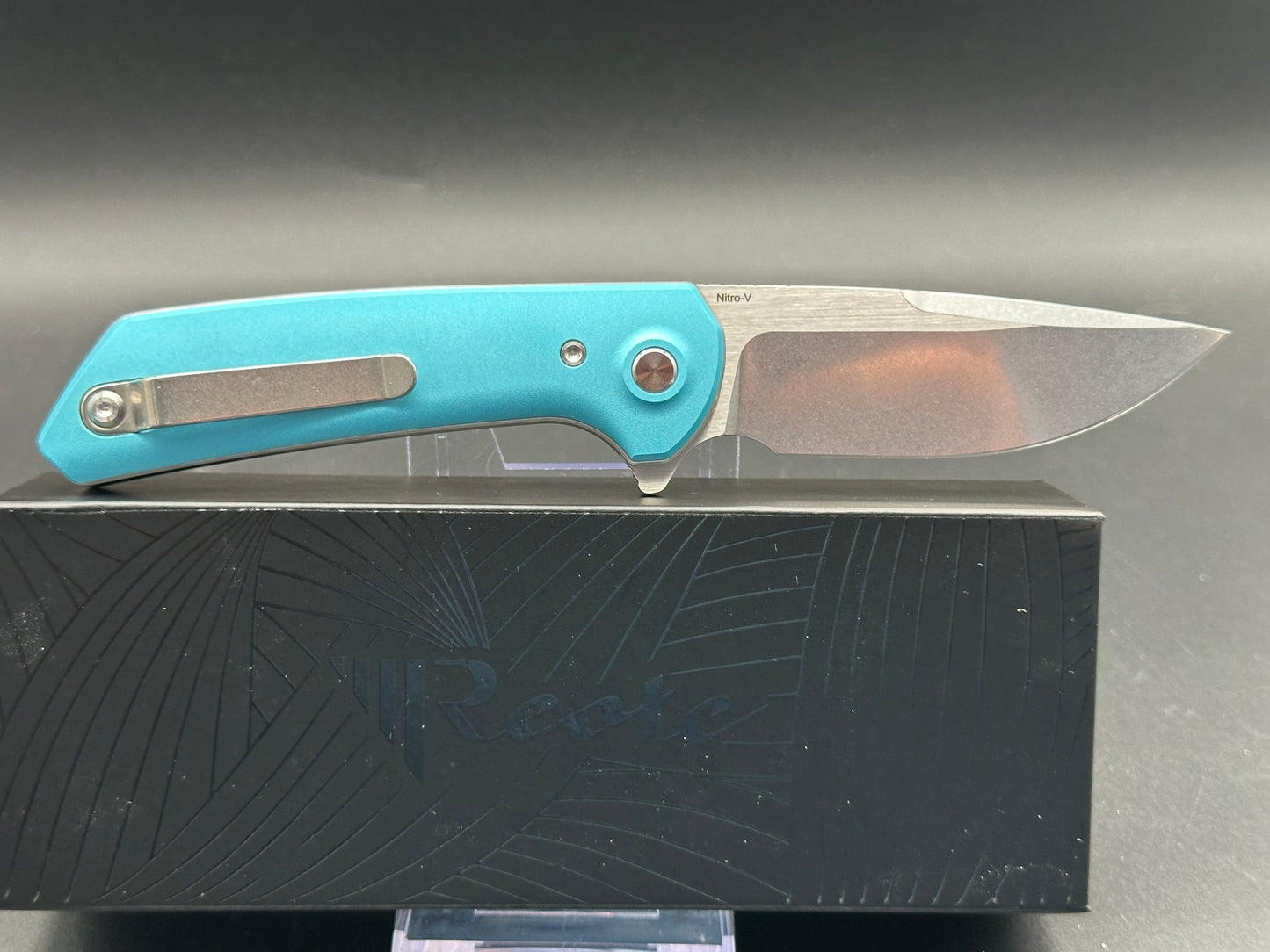 Reate PL-XF blue aluminum handle w/Nitro V blade