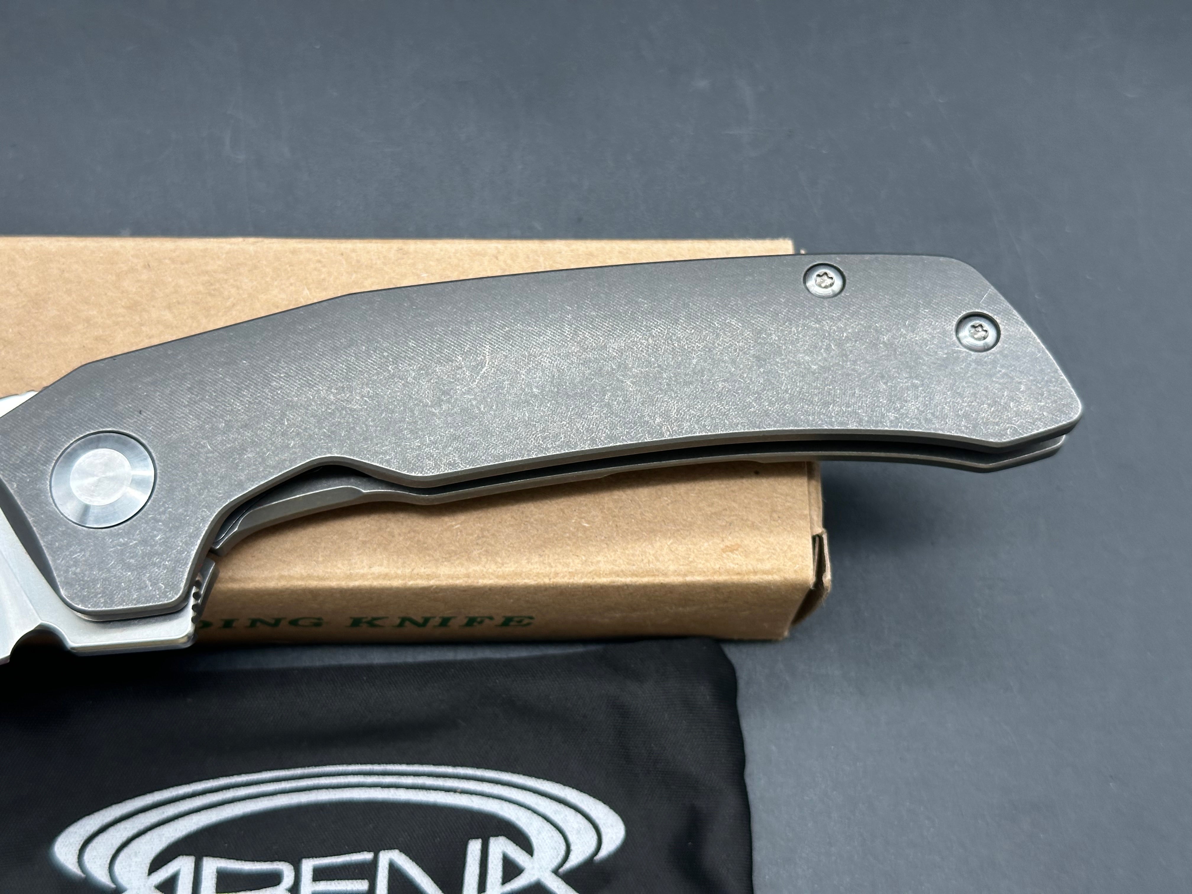 Land 140 titanium frame lock flipper w/VG10 blade