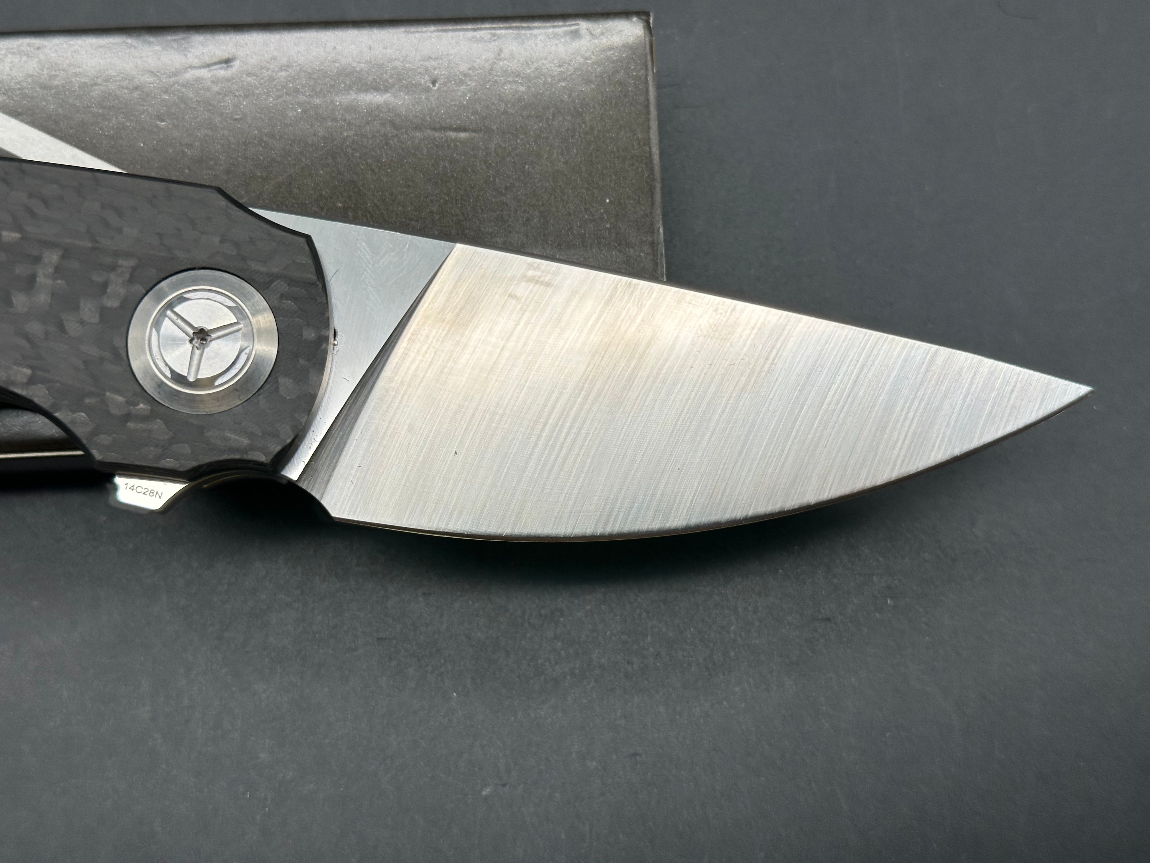 TWOSUN FOLDING KNIFE BLACK TITANIUM CARBON FIBER HANDLE 14C28N PLAIN EDGE TS243