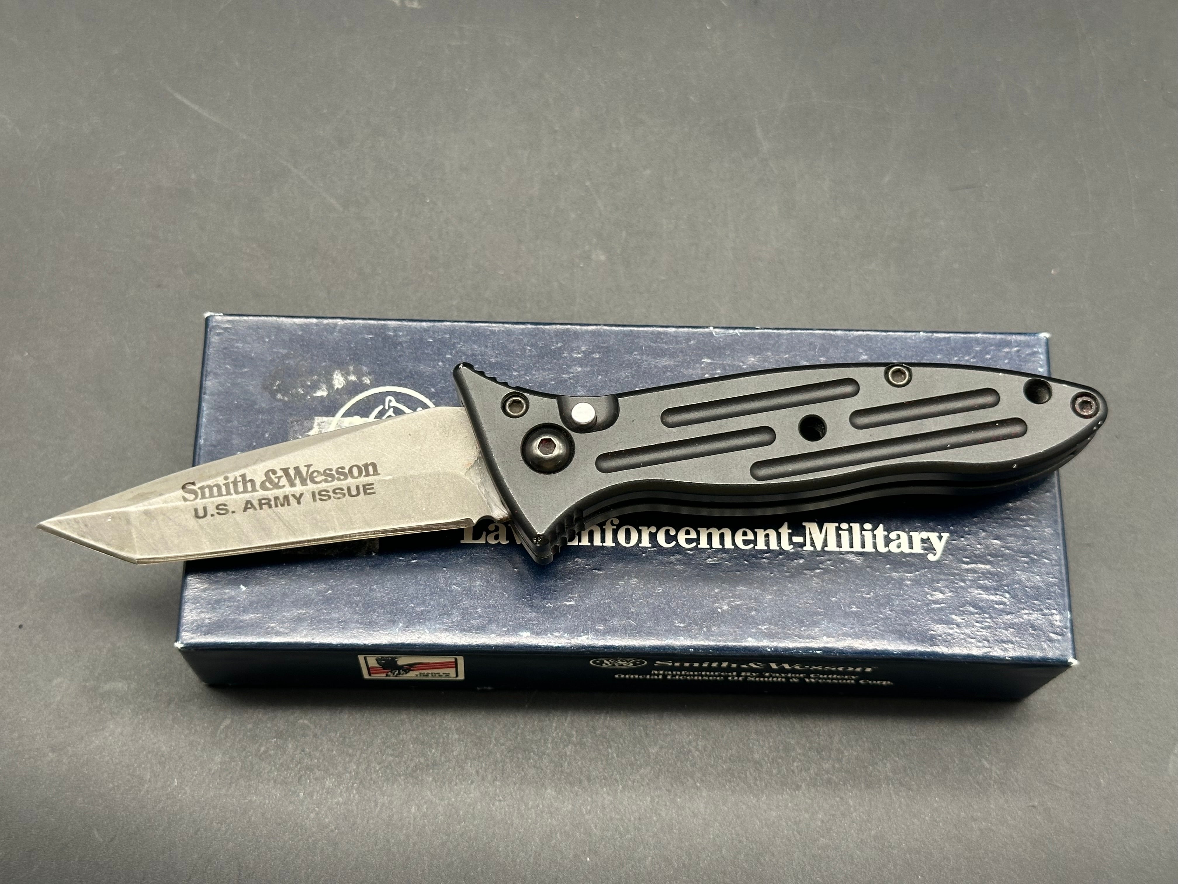 Smith & Wesson US Army Issue Automatic Knife (2.75" Bead Blast)