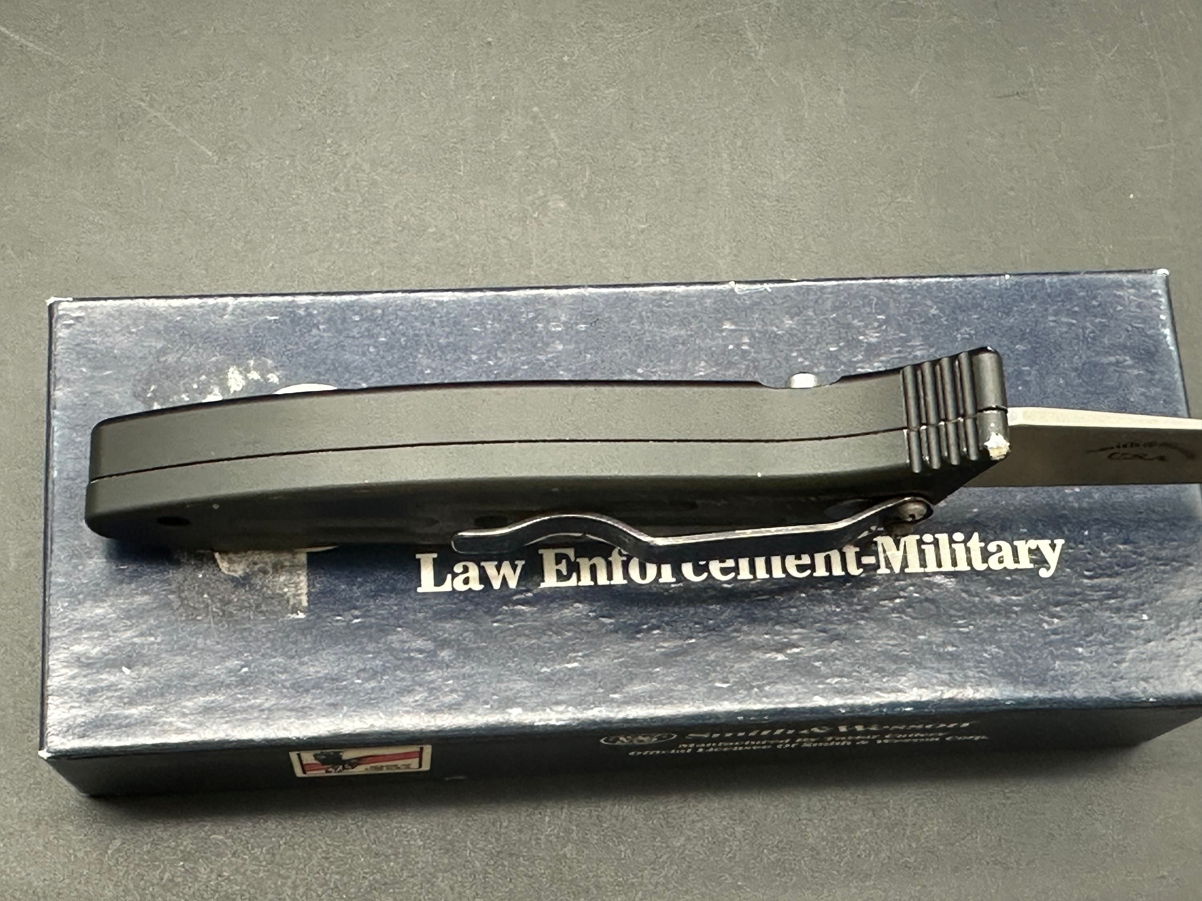 Smith & Wesson US Army Issue Automatic Knife (2.75" Bead Blast)