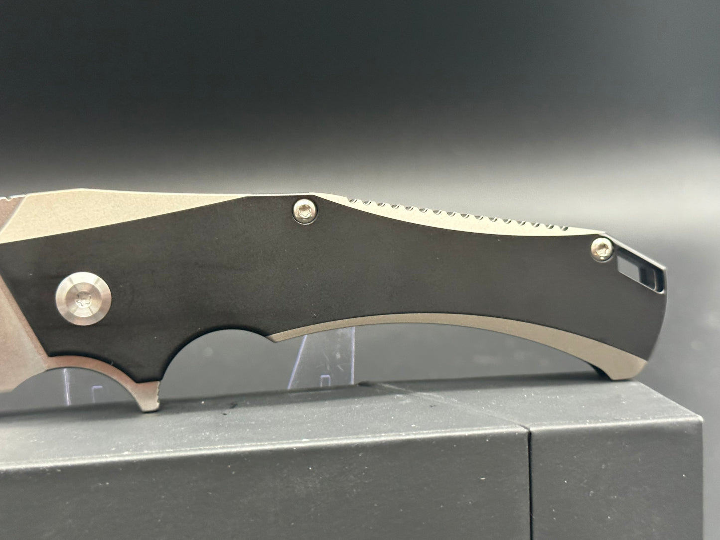 Kansept Mikkel Willumsen Hellx Black titanium