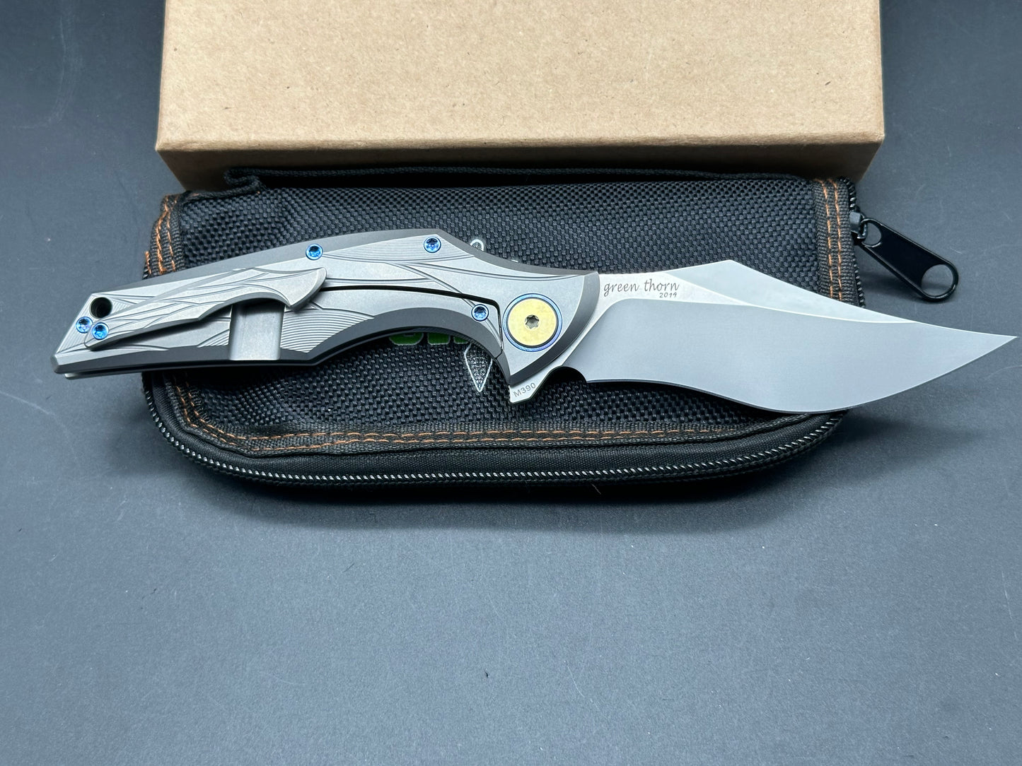 Green Thorn Talon/Grey Milled Ti Frame + Custom Ano Hardware/Upswept/Stonewash M390