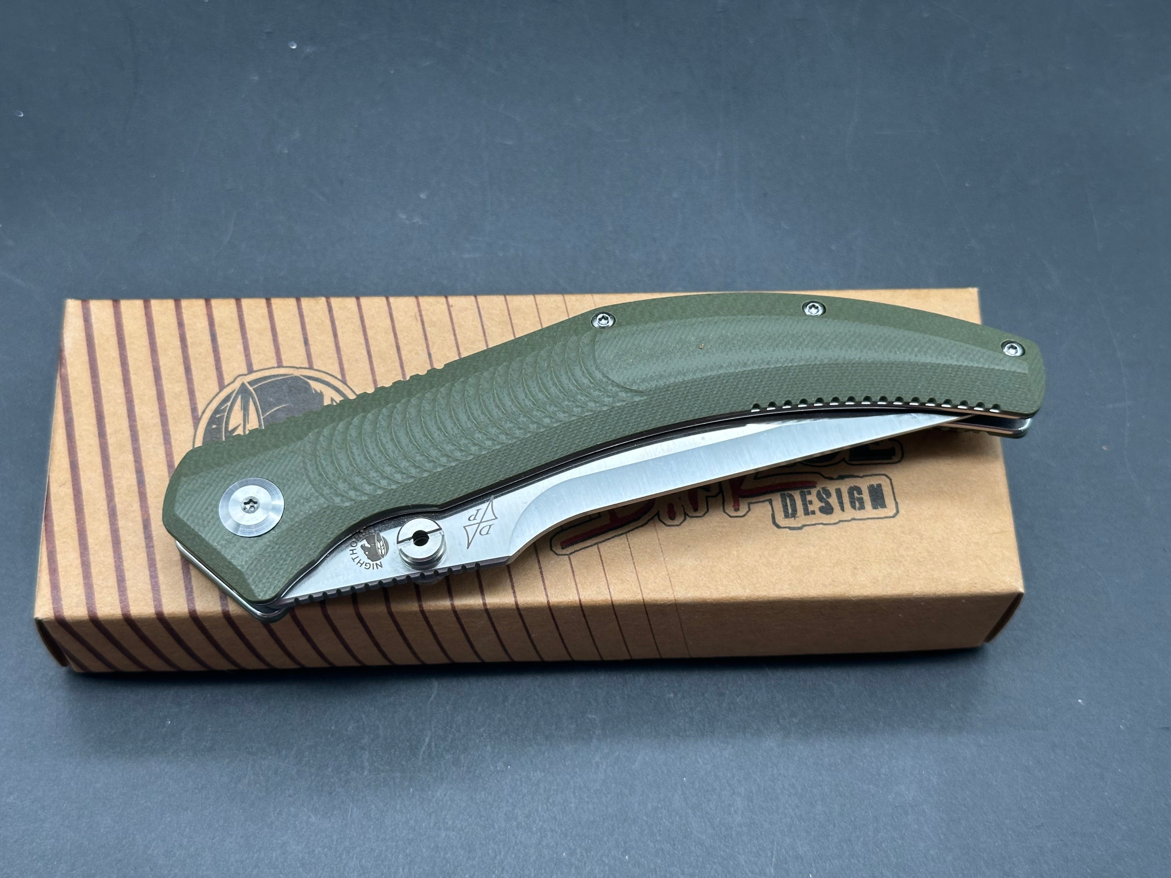 B’yond EDC Night Horse green G10