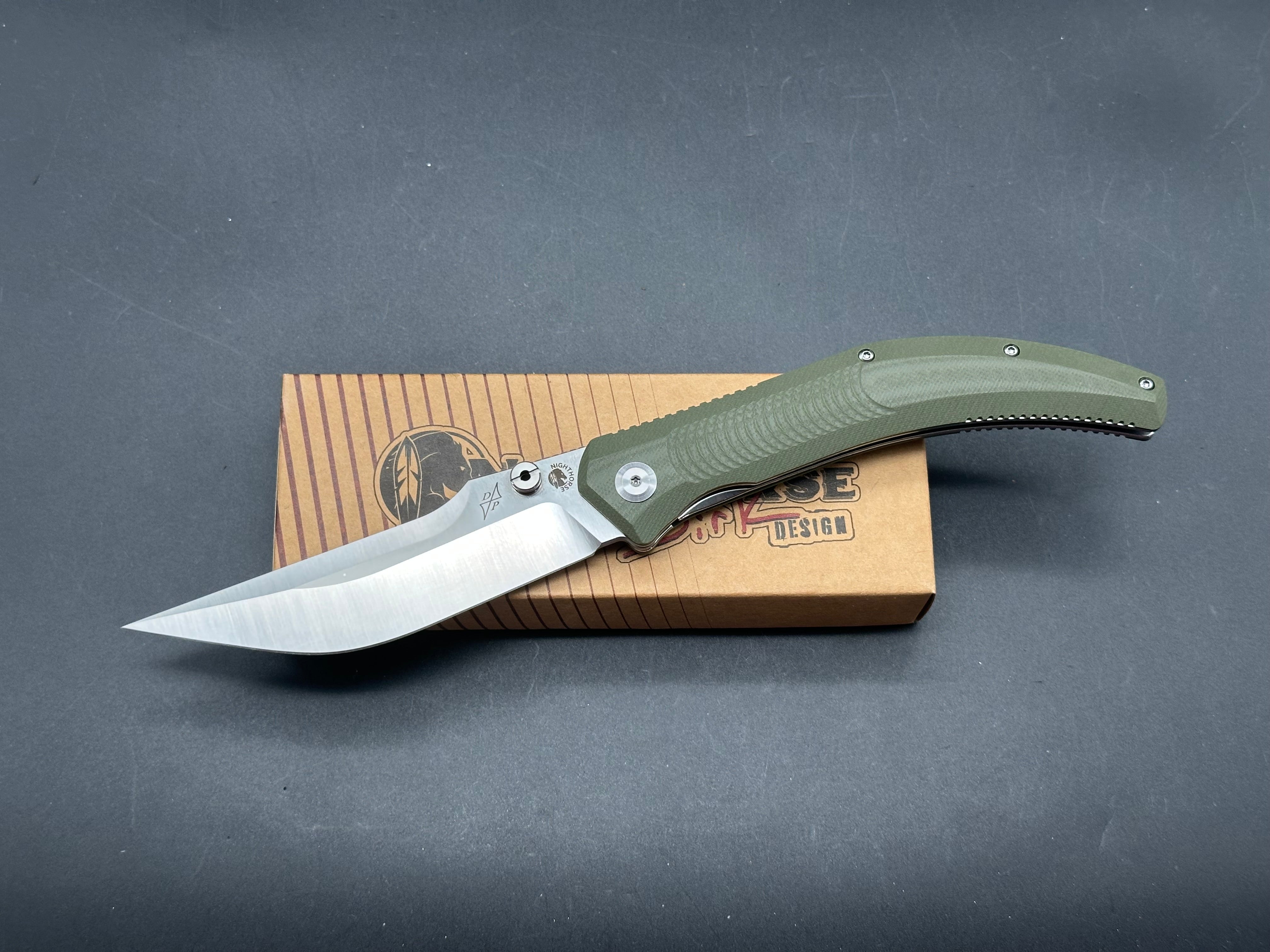 B’yond EDC Night Horse green G10