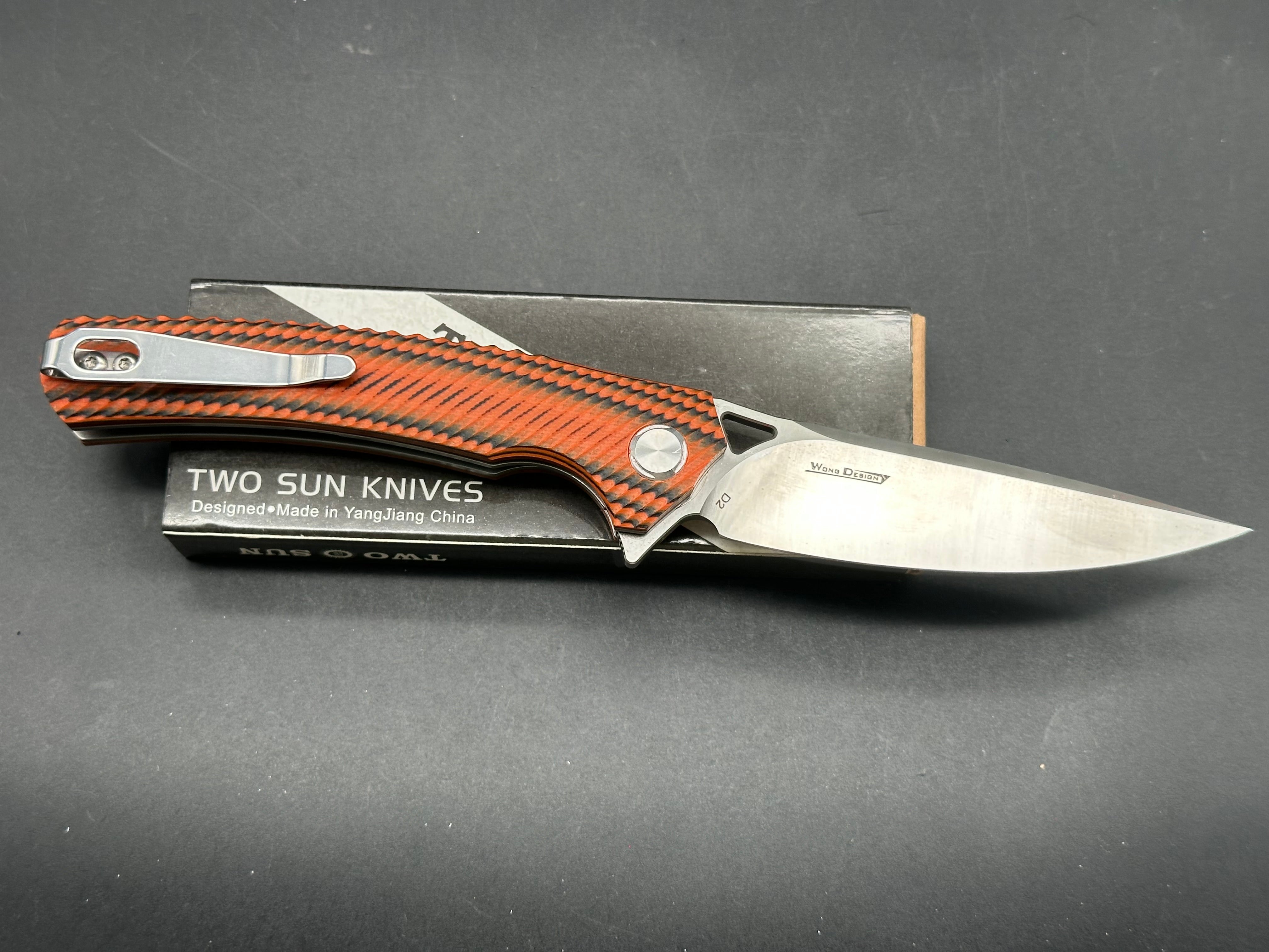 TWOSUN FOLDING KNIFE BLACK/ORANGE G10 HANDLE D2 PLAIN EDGE TS81-OR