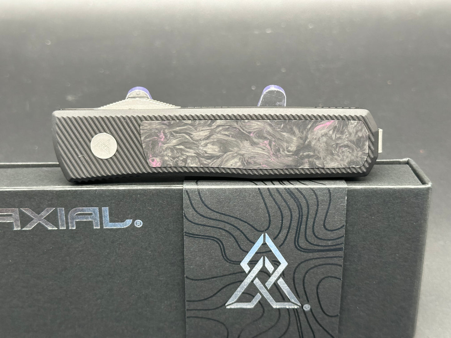 Axial Shift 3.0 OTF 3.2"/Black Aluminum Frame Purple Fat Carbon Inlay/Tanto/Stonewash Magnacut