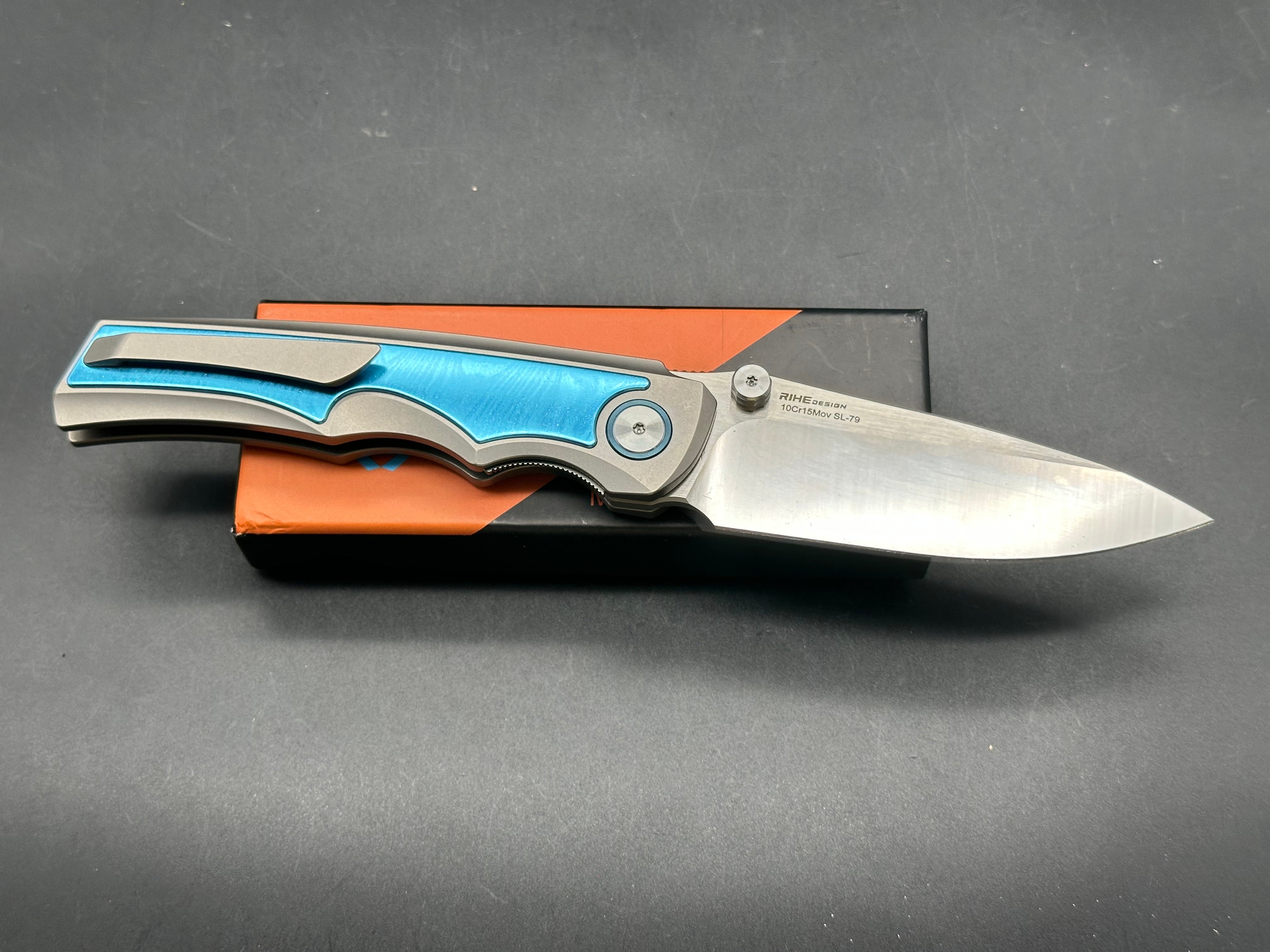 SIXLEAF FOLDING KNIFE TITANIUM/BLUE DAMASCUS HANDLE 10CR15MOV PLAIN EDGE SL-79