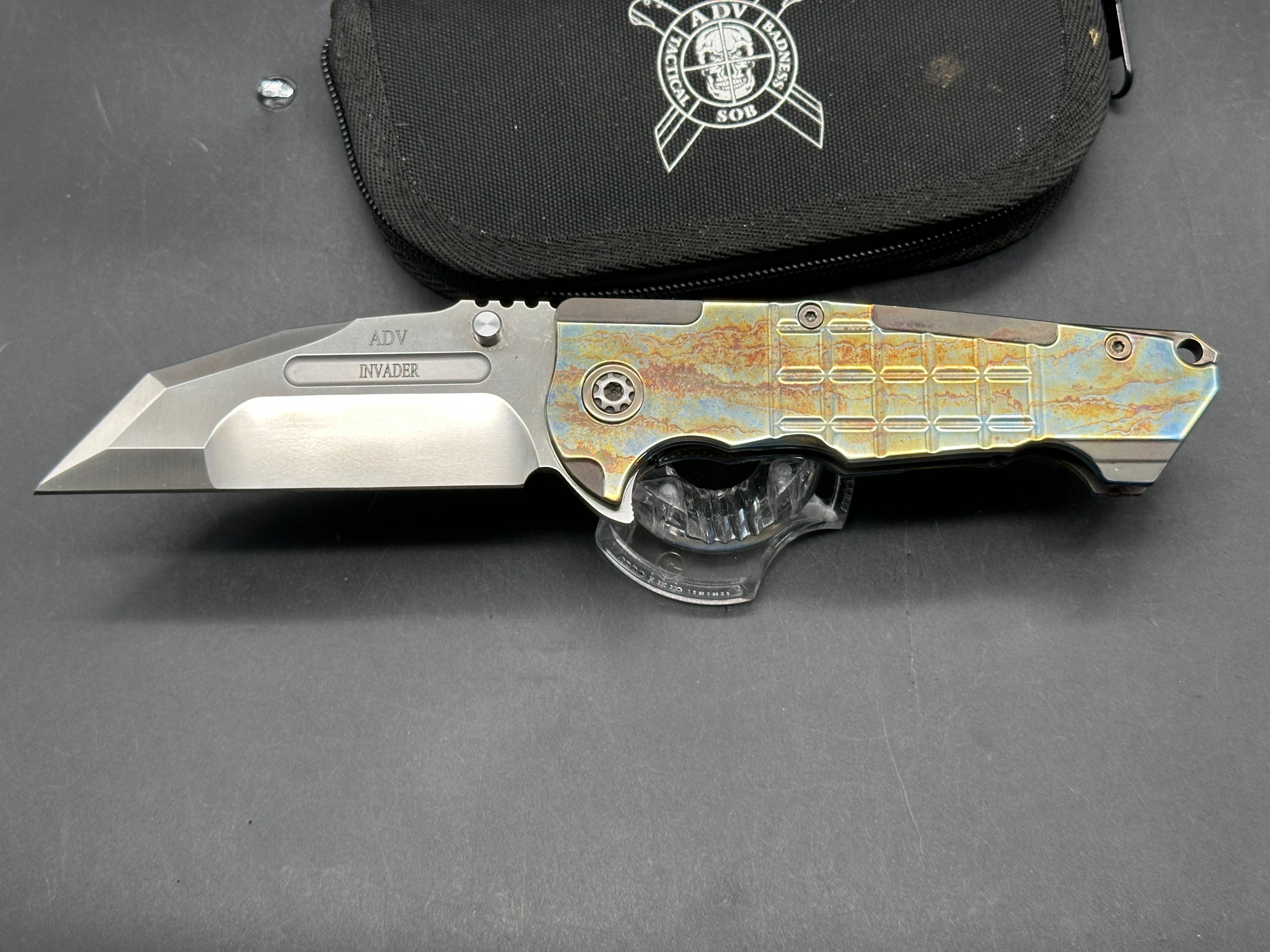 Andre De Villiers ADV Knives custom - Invader - acid rain finish with bronze anodising - one of one