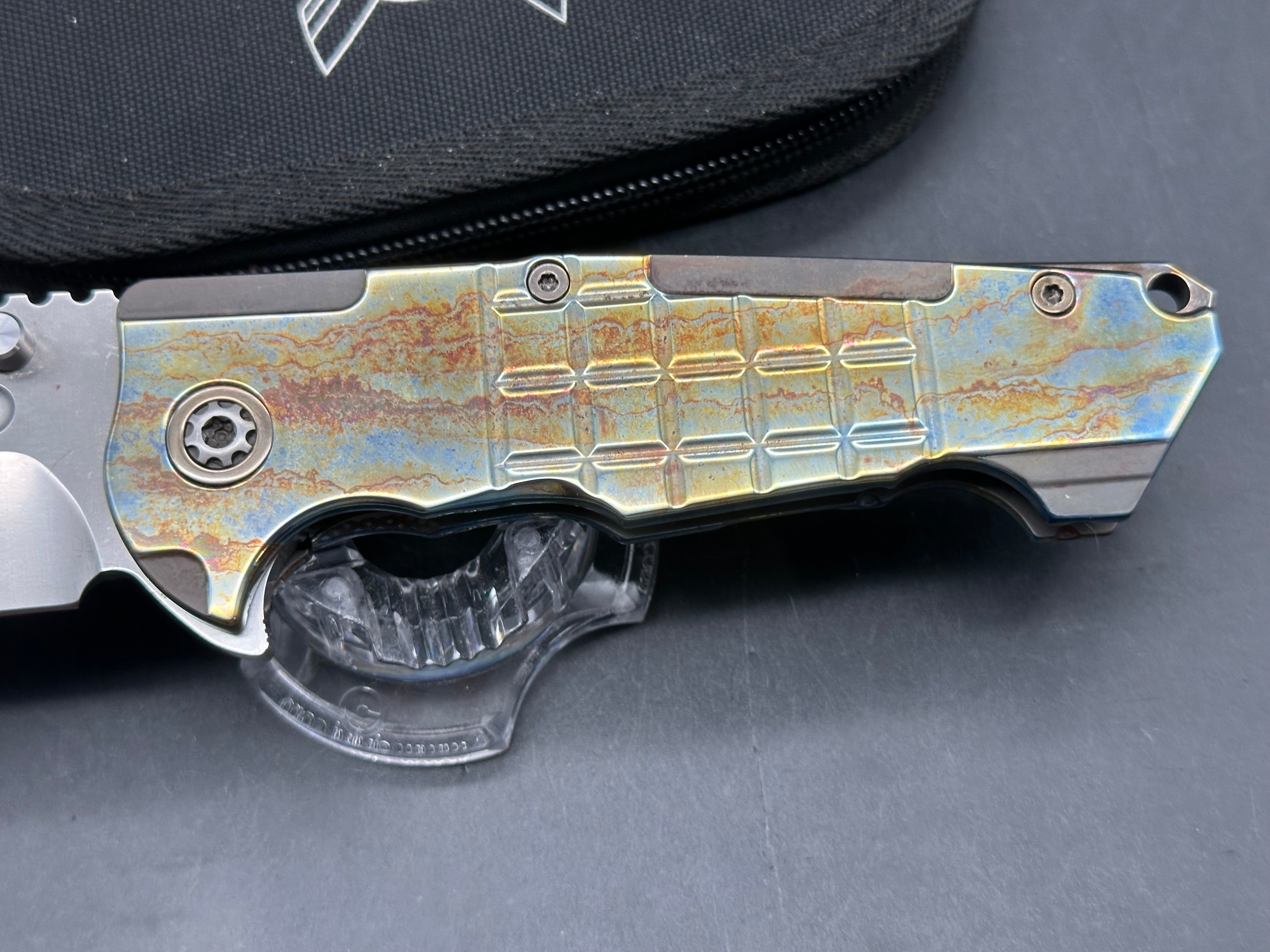 Andre De Villiers ADV Knives custom - Invader - acid rain finish with bronze anodising - one of one