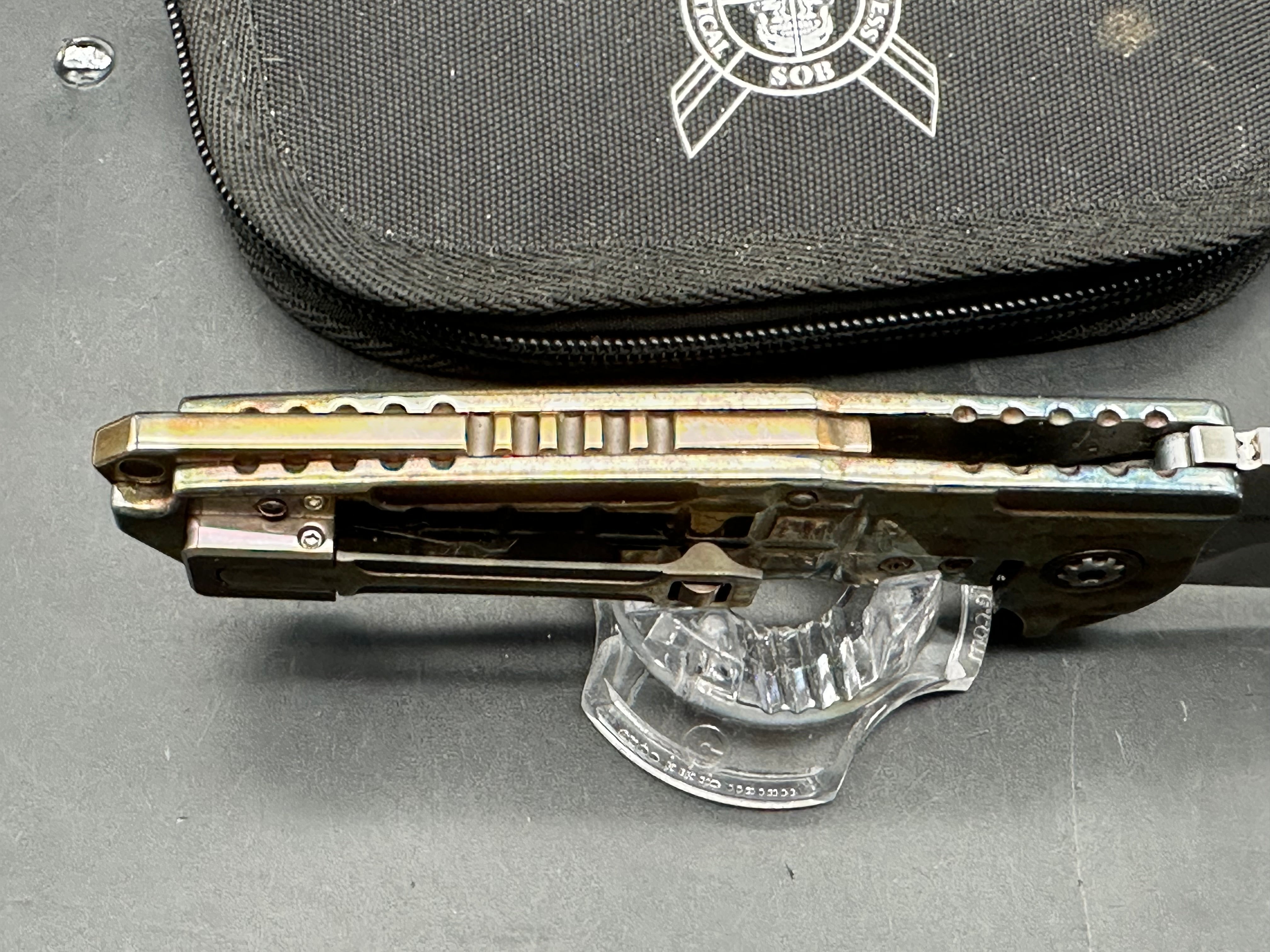 Andre De Villiers ADV Knives custom - Invader - acid rain finish with bronze anodising - one of one
