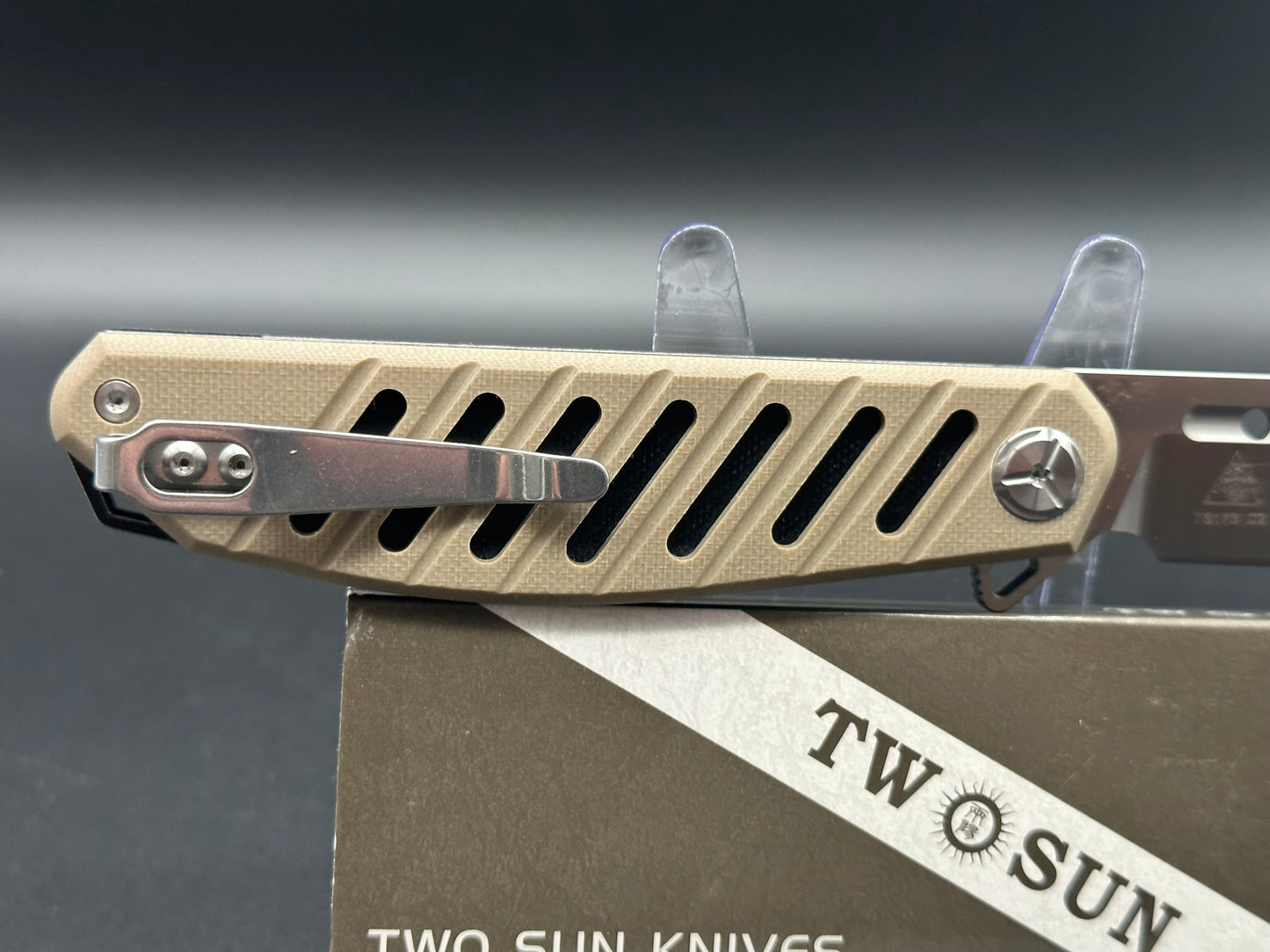 TWOSUN TS173 COYOTE TAN G10 HANDLE D2