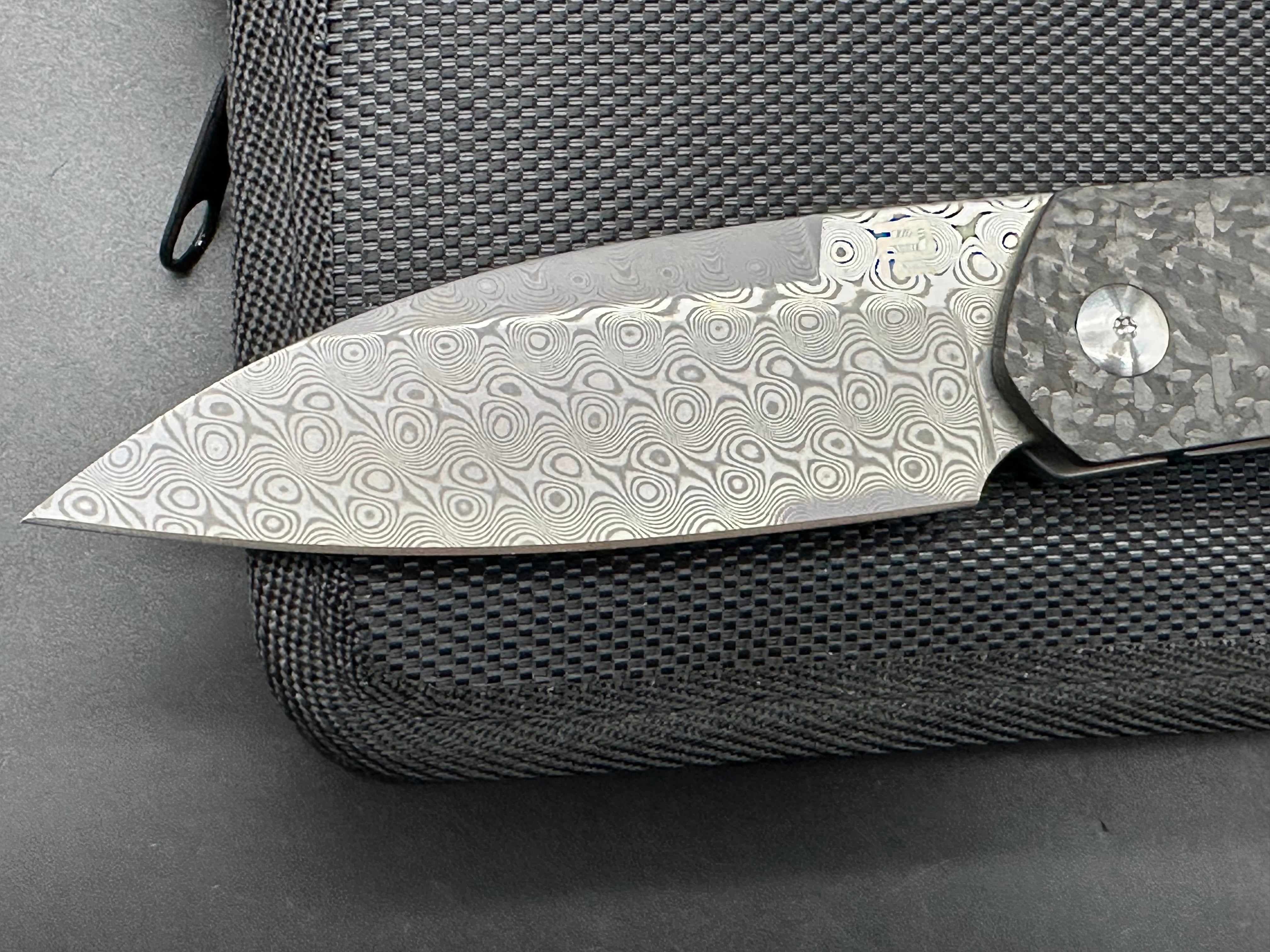 Artisan Cutlery Centauri Frame Lock knife Carbon Fiber (3.5 Damascus)