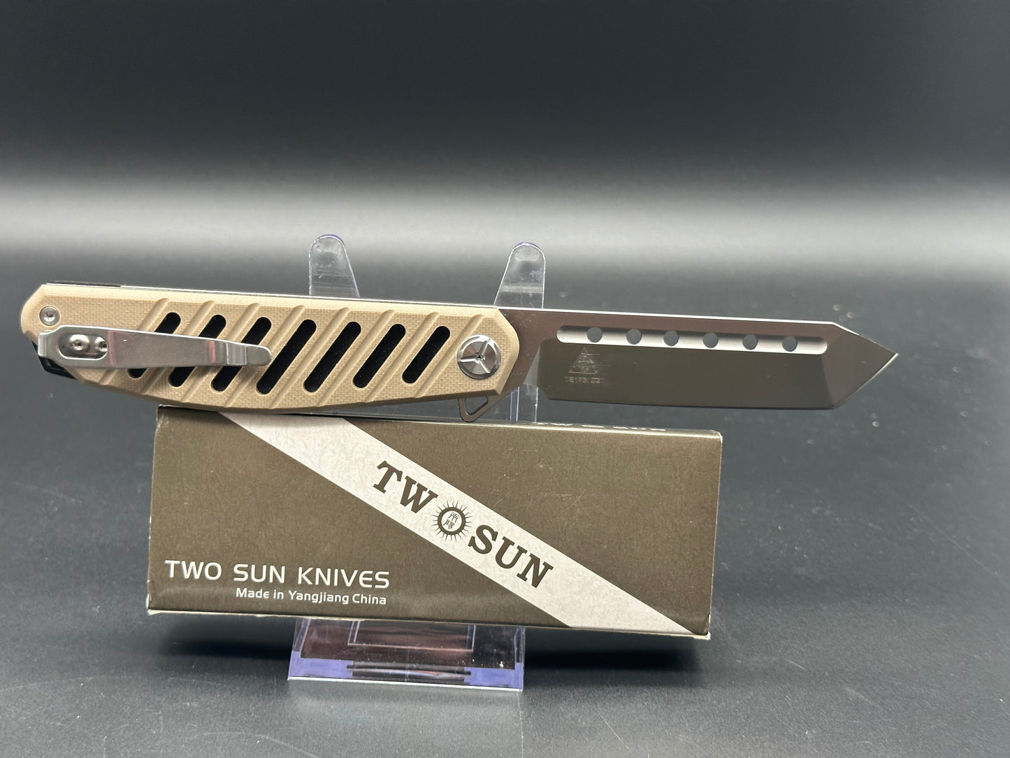 TWOSUN TS173 COYOTE TAN G10 HANDLE D2