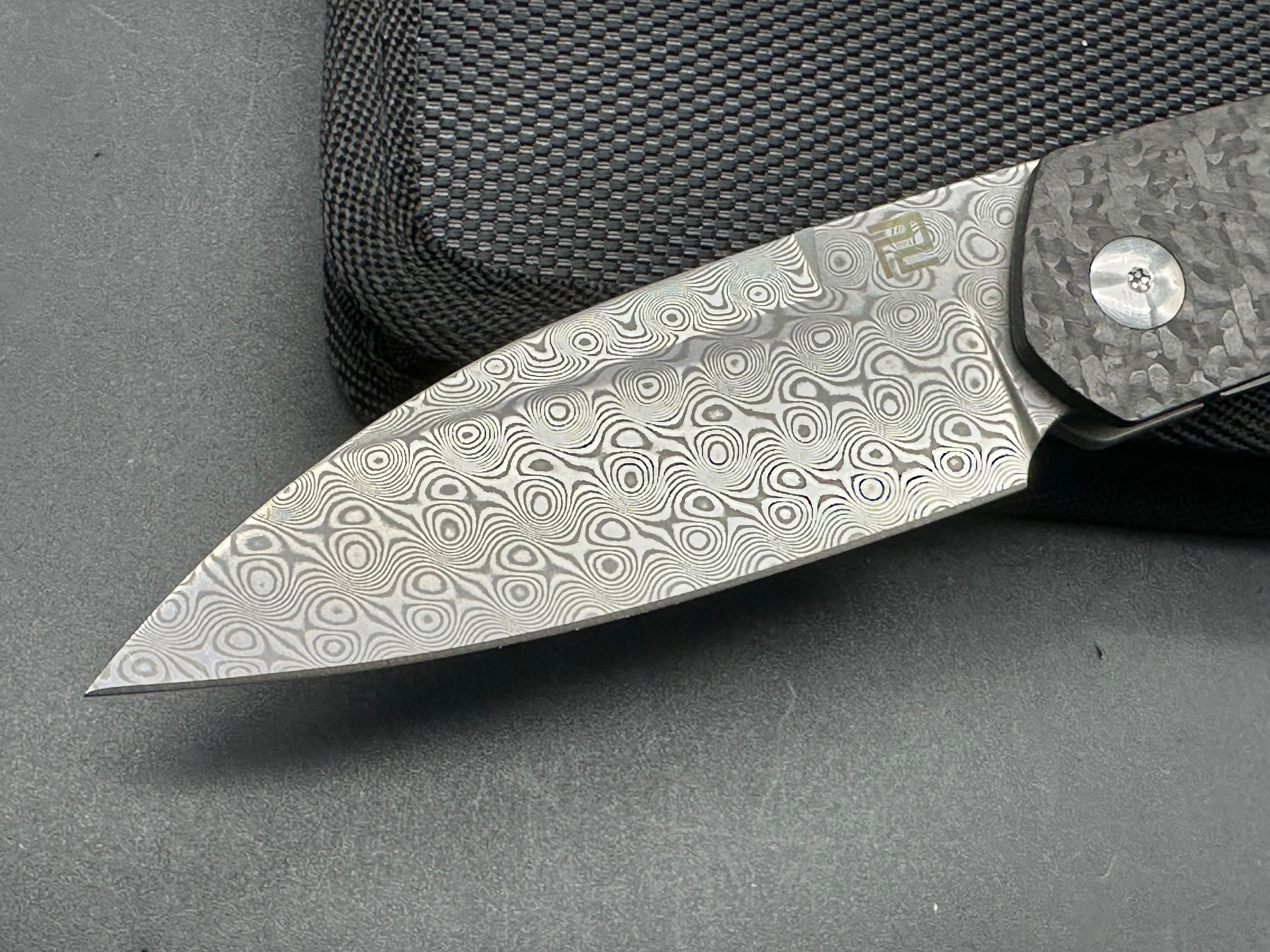 Artisan Cutlery Centauri Frame Lock knife Carbon Fiber (3.5 Damascus)