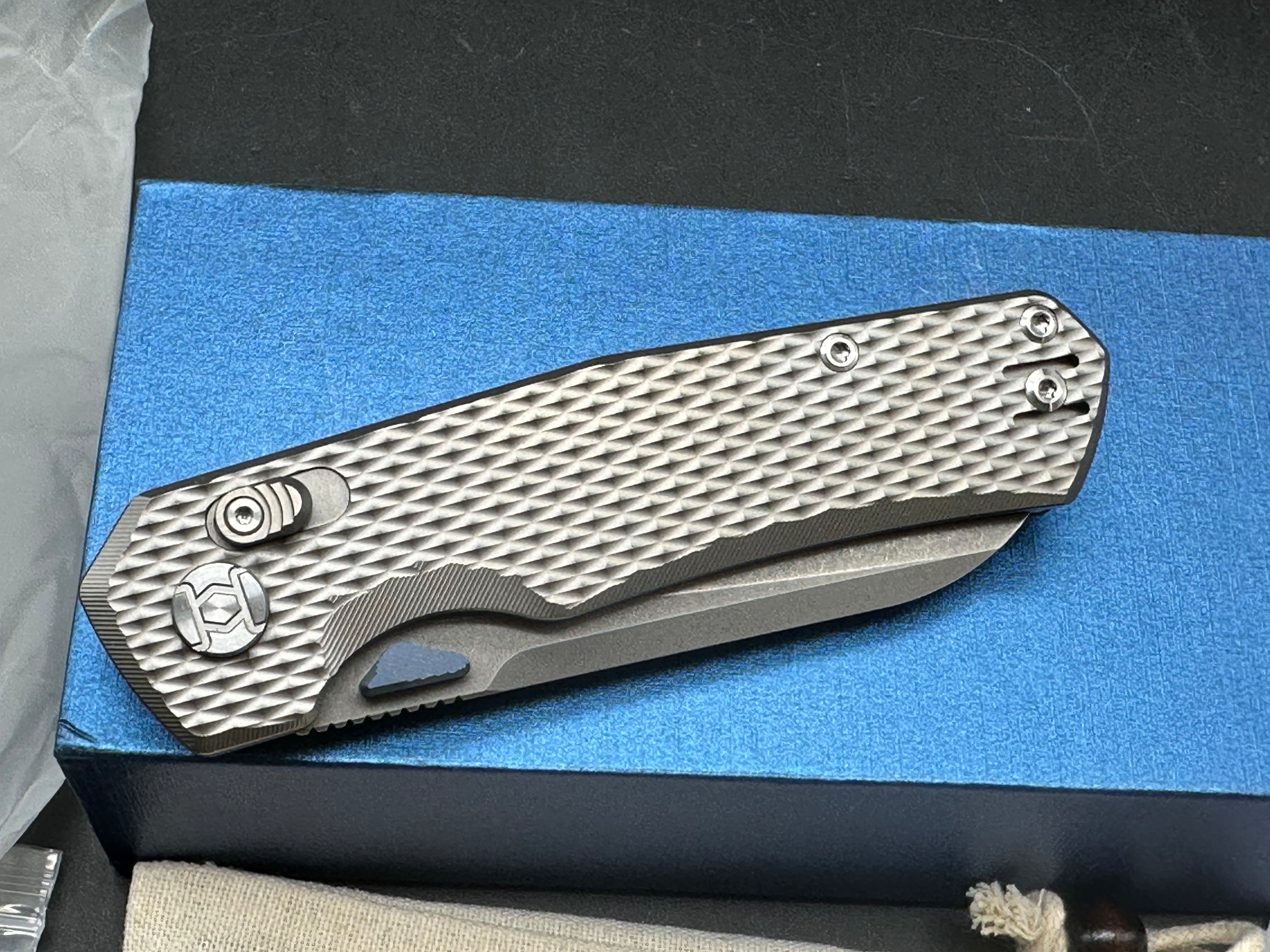 KUNWU CHAD FOLDING KNIFE TITANIUM HANDLE PM60 PLAIN