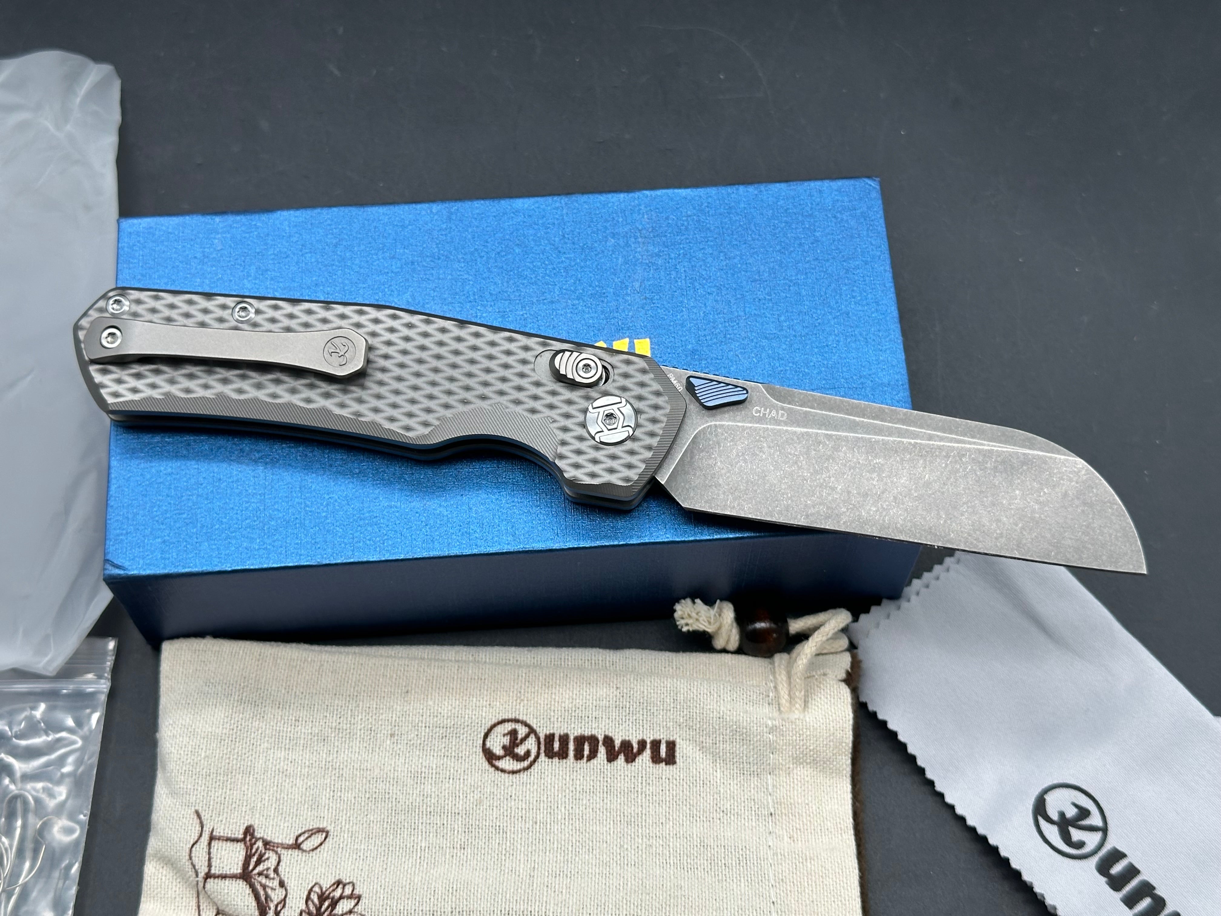 KUNWU CHAD FOLDING KNIFE TITANIUM HANDLE PM60 PLAIN