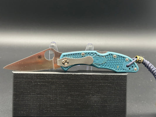 Spyderco Delica 4 Knife Flat-Ground Blue FRN (2.88" Satin K390)