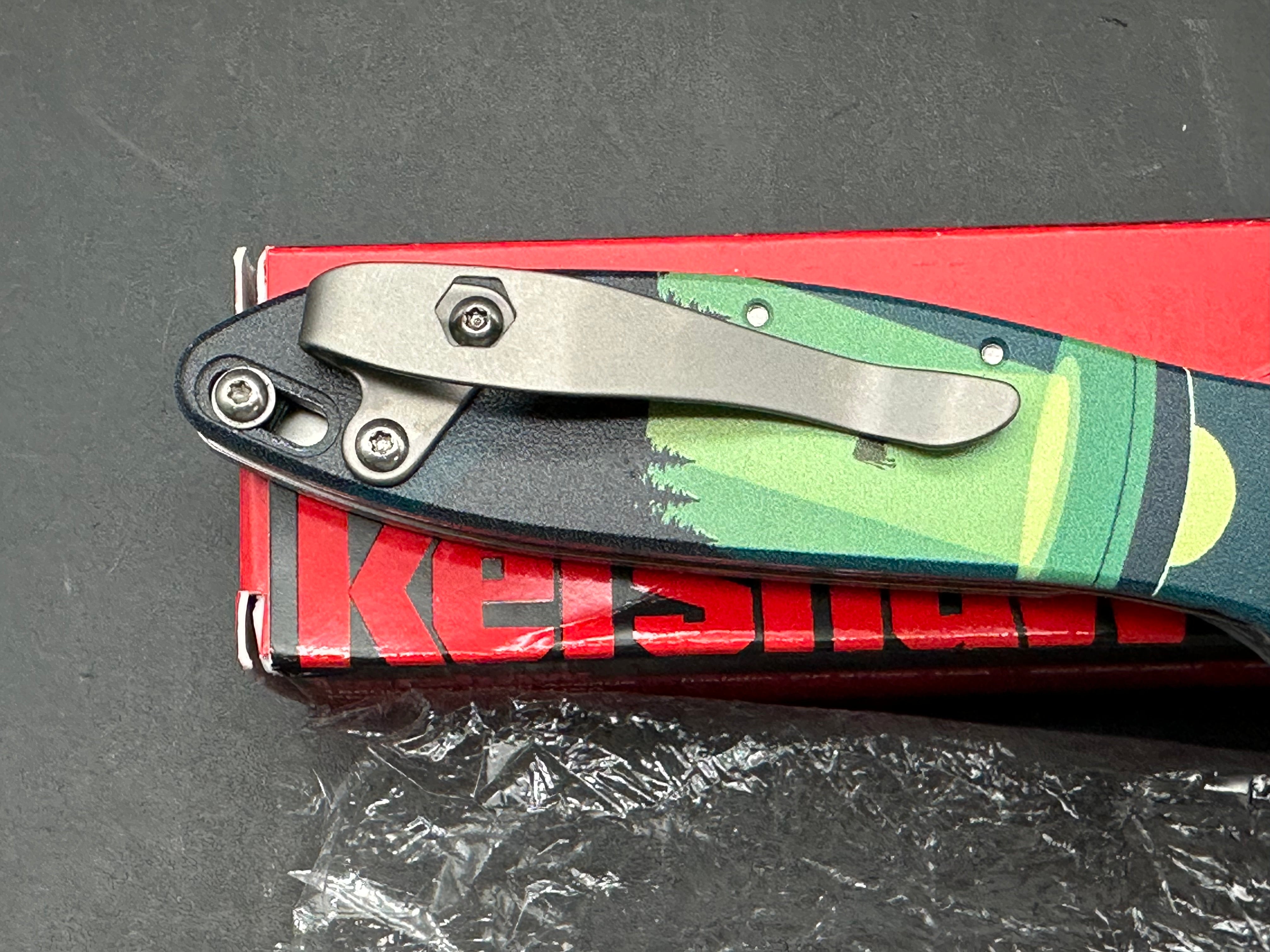 Kershaw Leek UFO knife (blade is off center)