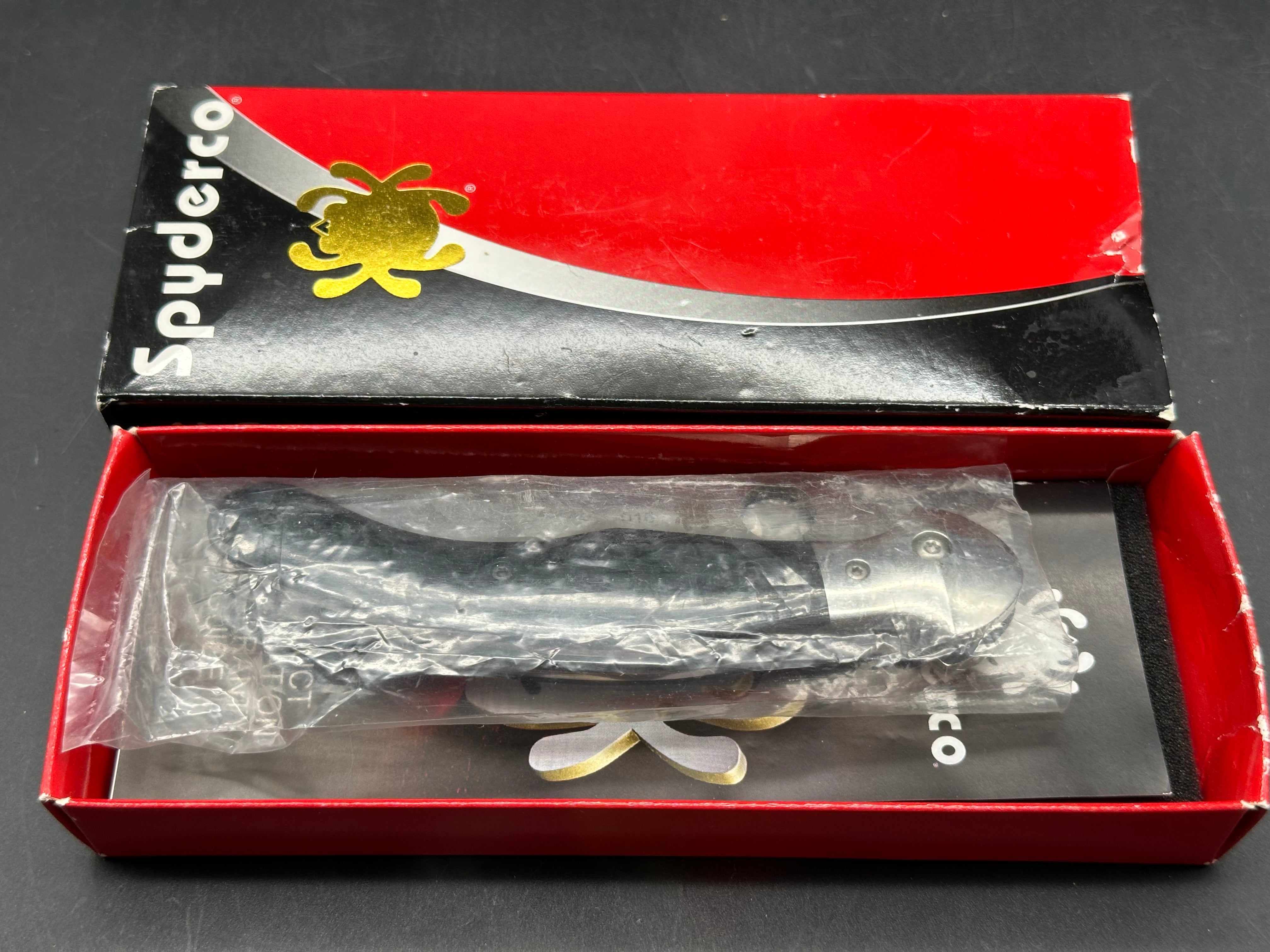Spyderco Hungarian #16 Folding Knife 3.63" CTS XHP Blade, Polished G10 Handles, Liner Lock