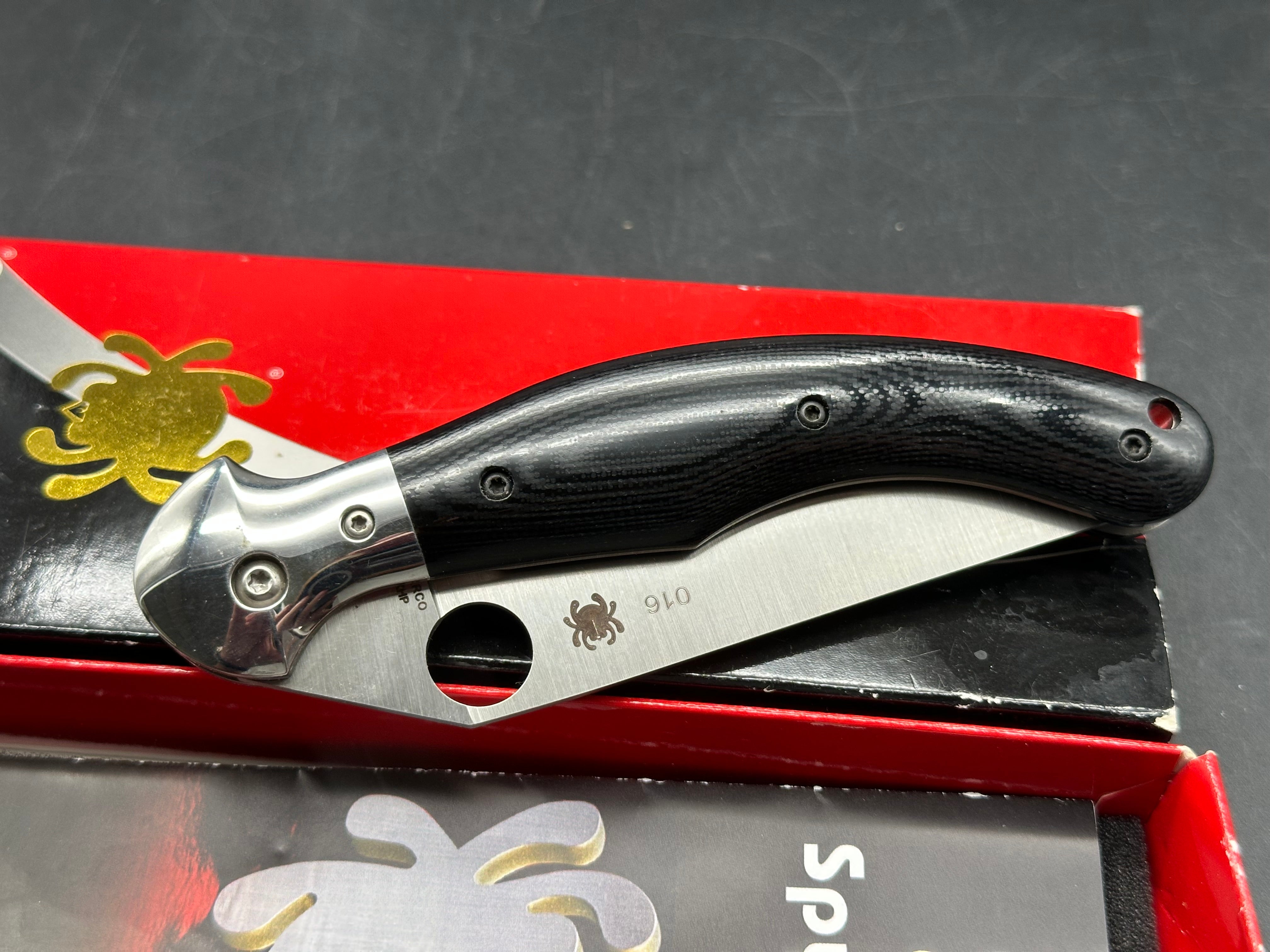 Spyderco Hungarian #16 Folding Knife 3.63" CTS XHP Blade, Polished G10 Handles, Liner Lock