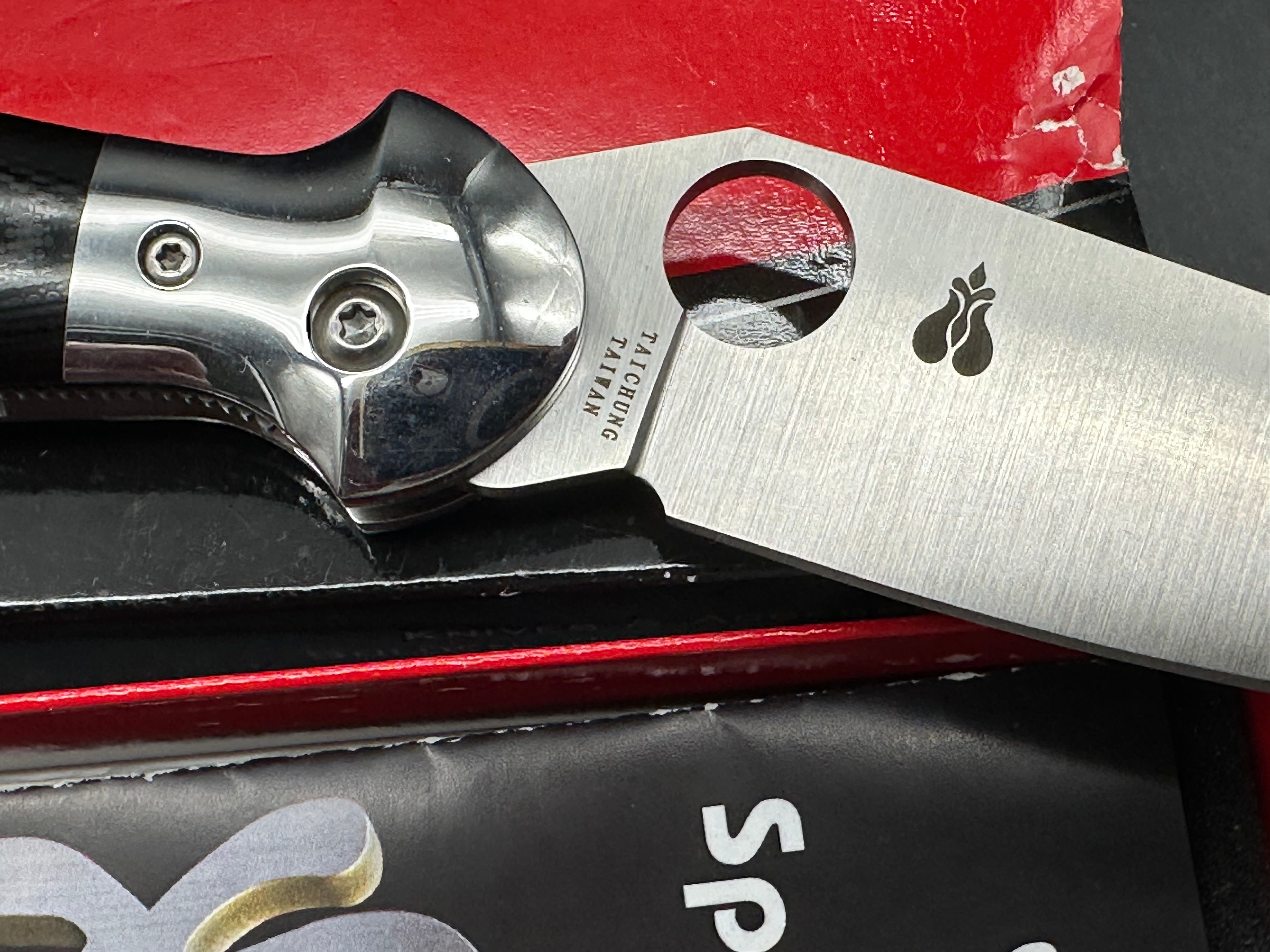 Spyderco Hungarian #16 Folding Knife 3.63" CTS XHP Blade, Polished G10 Handles, Liner Lock