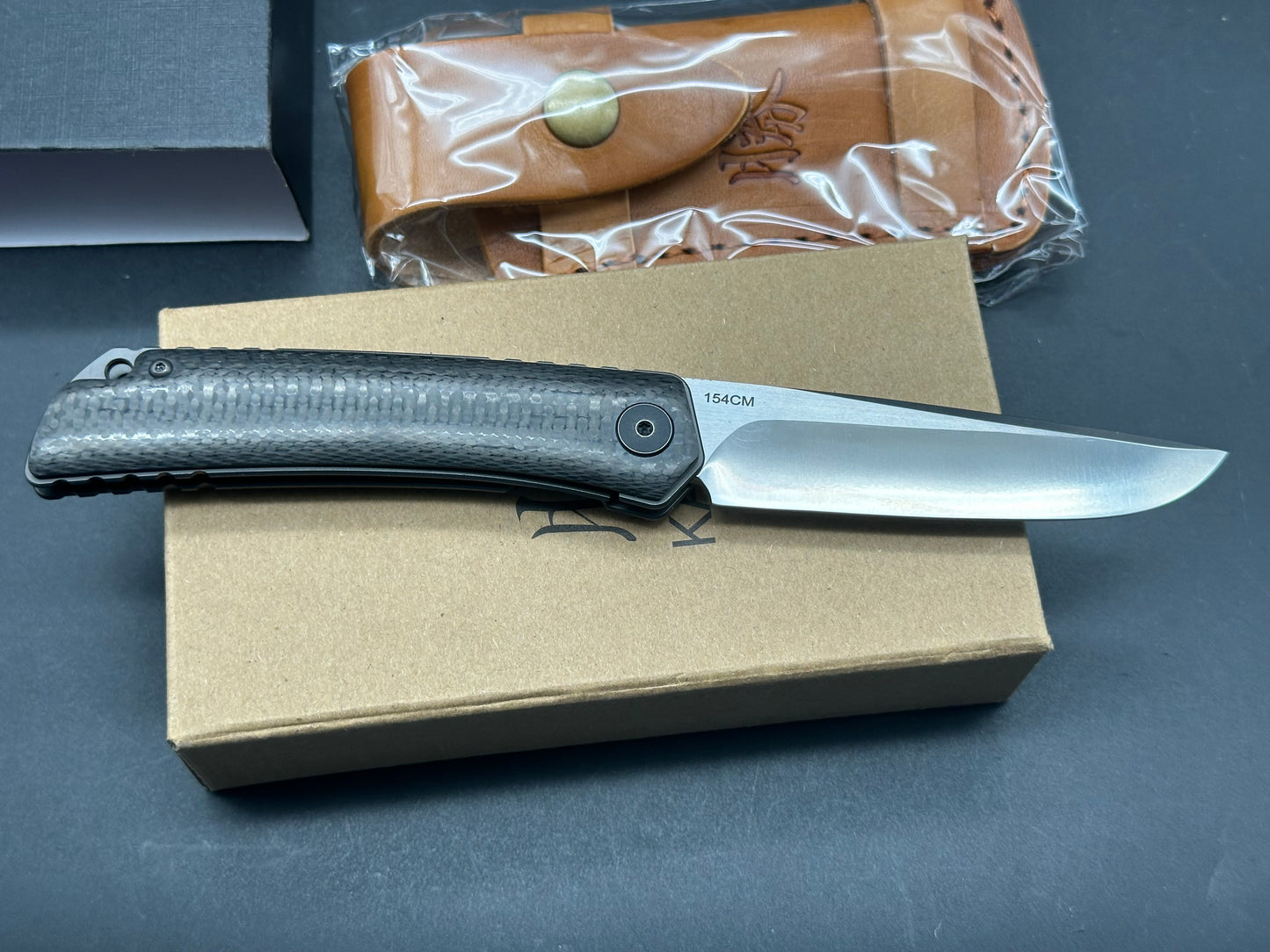 KATSU CK01, Carbon Fiber Handle & 154CM Steel Blade, Leather Sheath